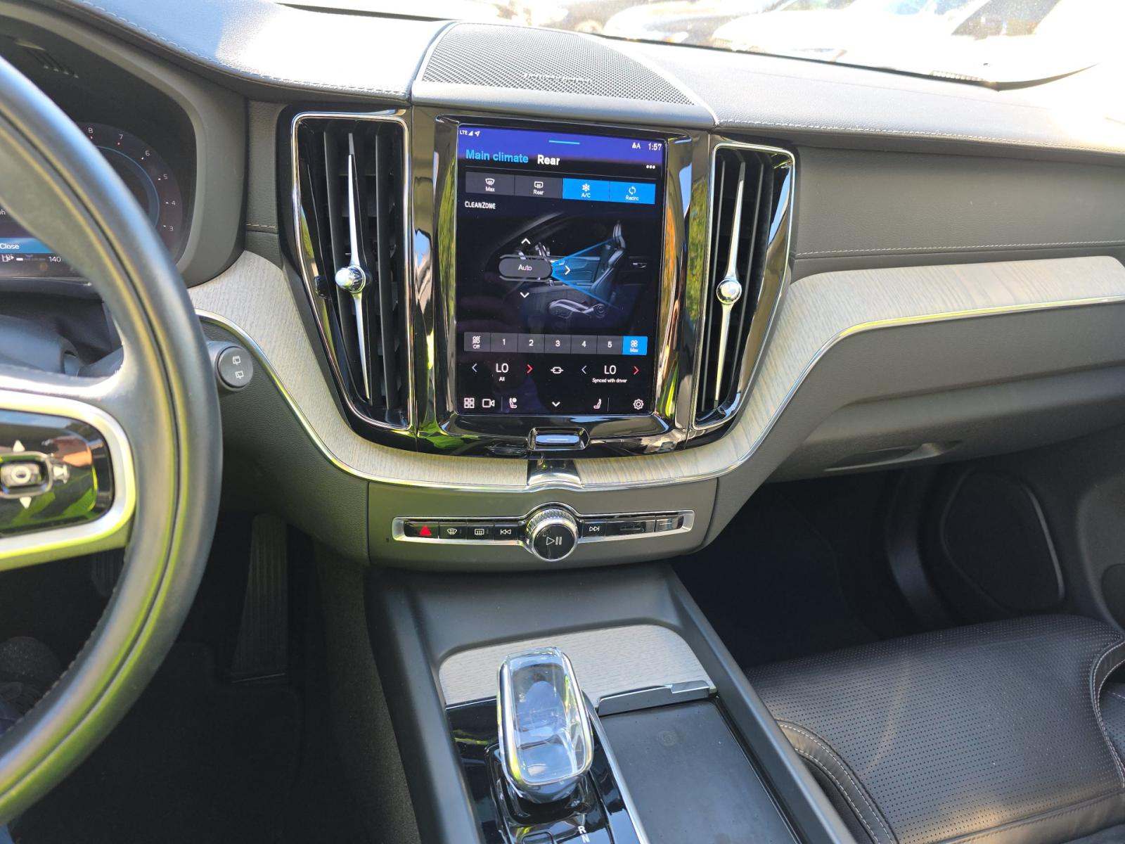 2022 Volvo XC60 B5 Inscription AWD