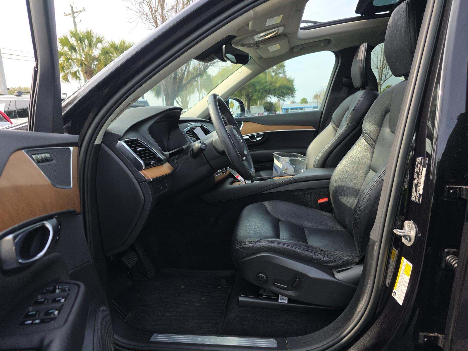 2023 Volvo XC90 B6 Plus AWD