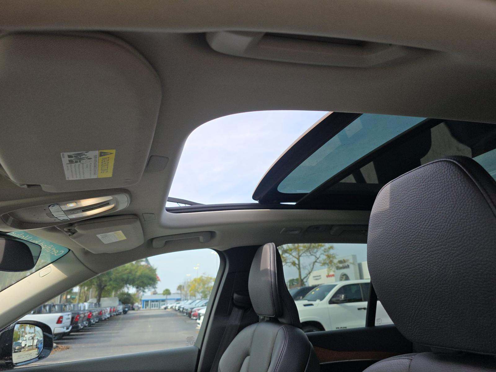 2023 Volvo XC90 B6 Plus AWD