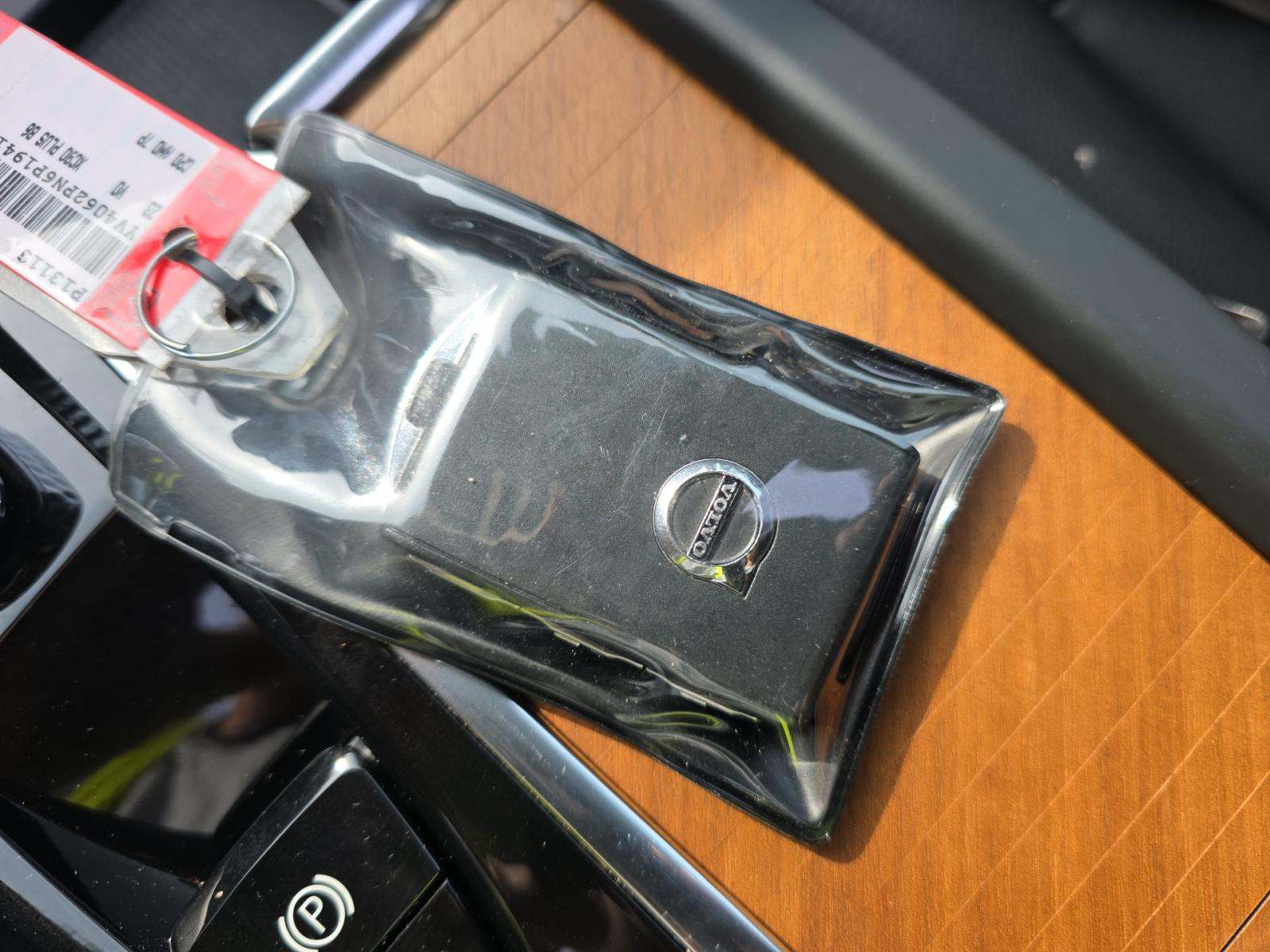 2023 Volvo XC90 B6 Plus AWD