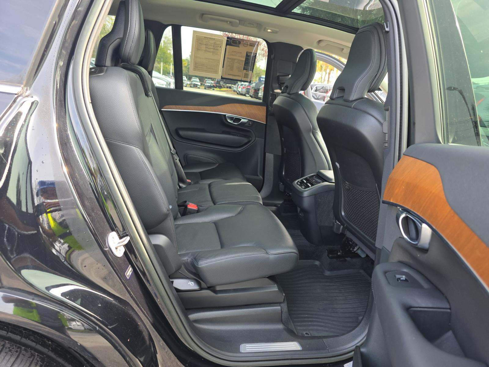 2023 Volvo XC90 B6 Plus AWD