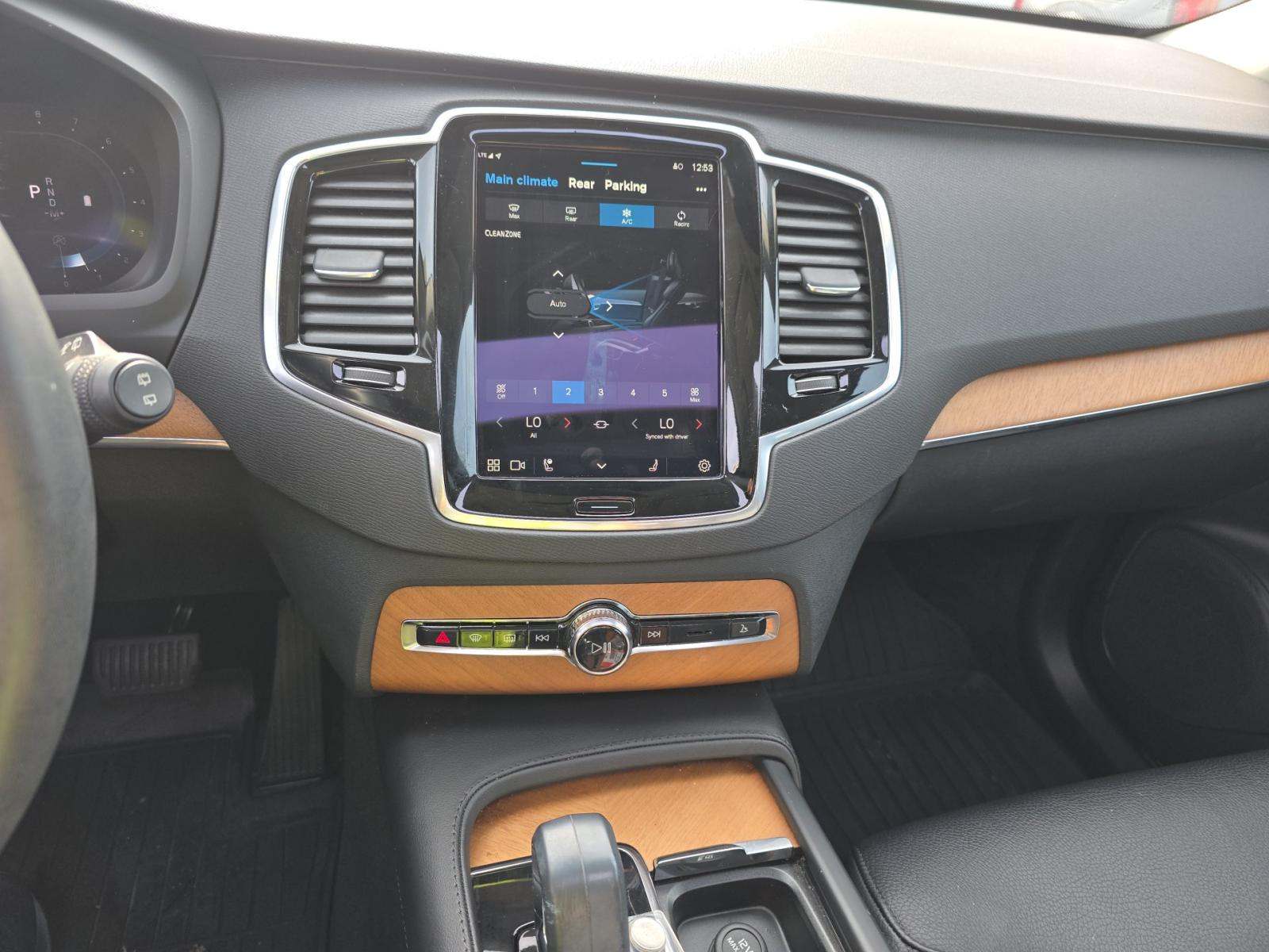 2023 Volvo XC90 B6 Plus AWD