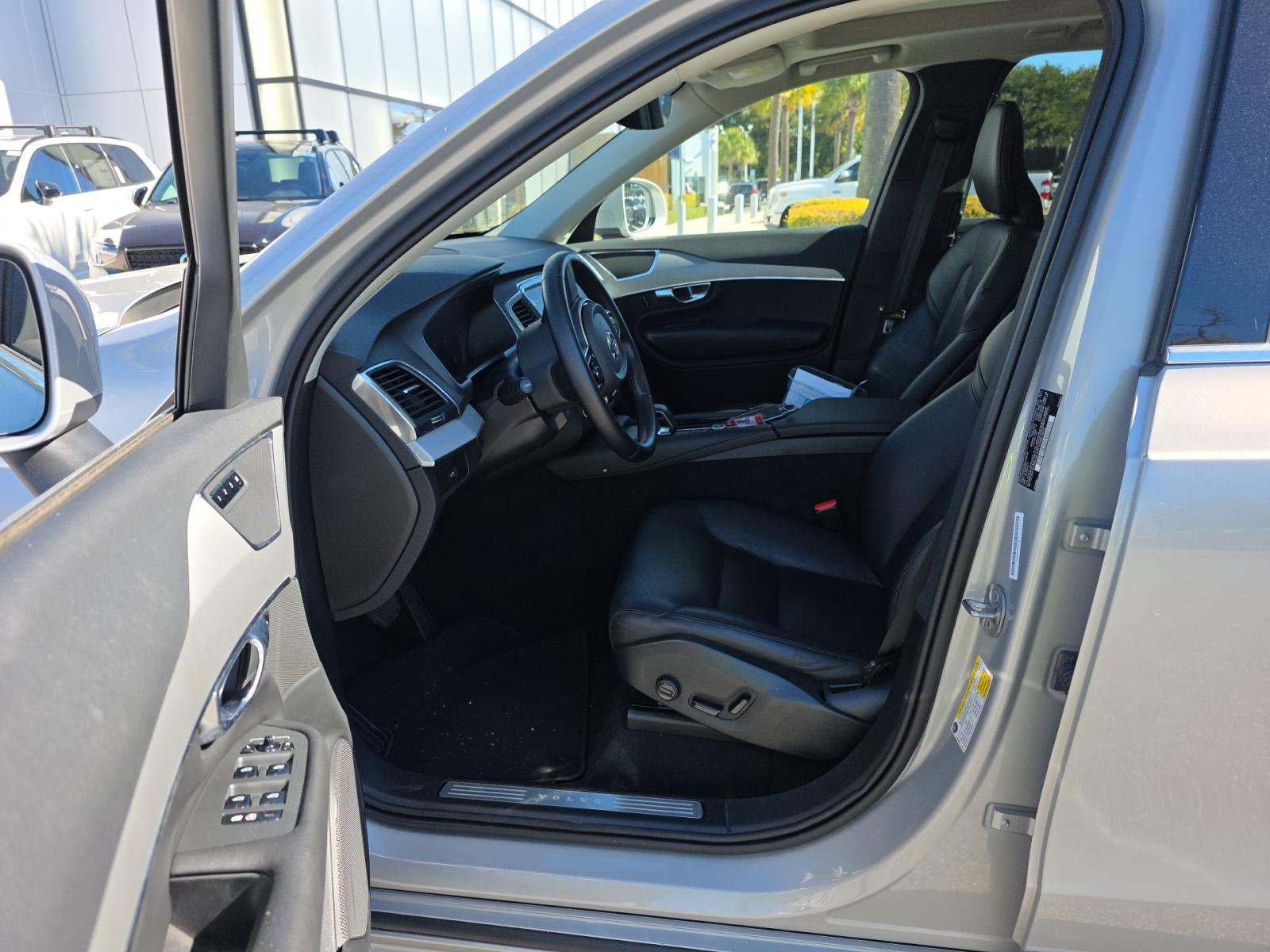 2025 Volvo XC90 B5 Core AWD