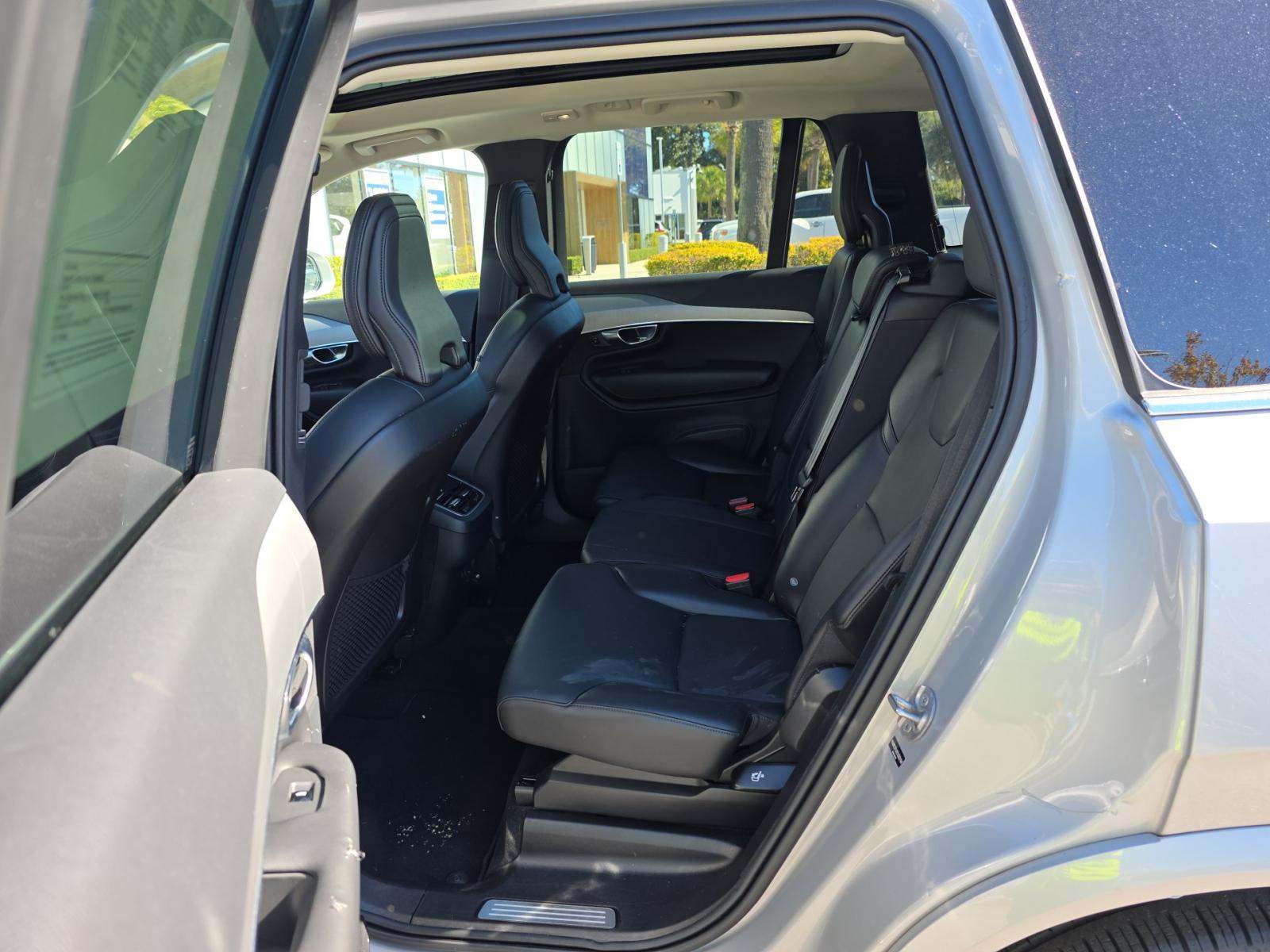 2025 Volvo XC90 B5 Core AWD