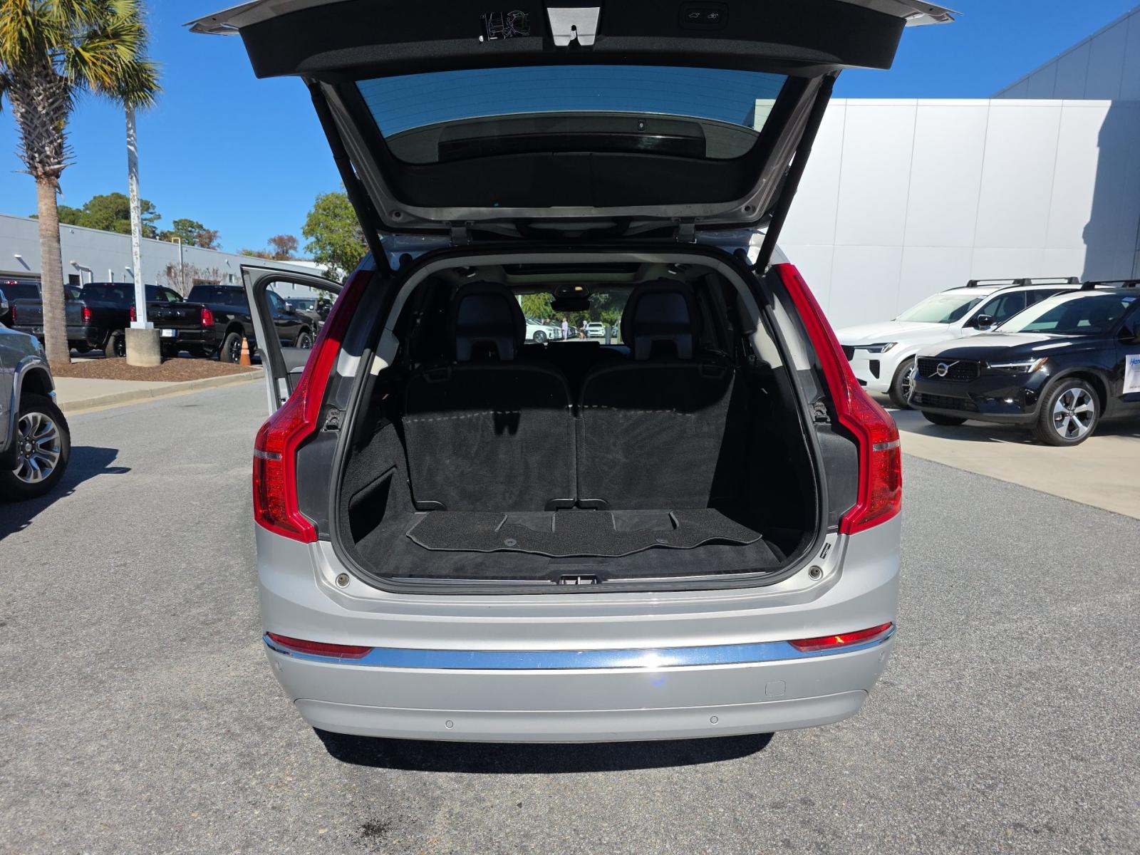 2025 Volvo XC90 B5 Core AWD