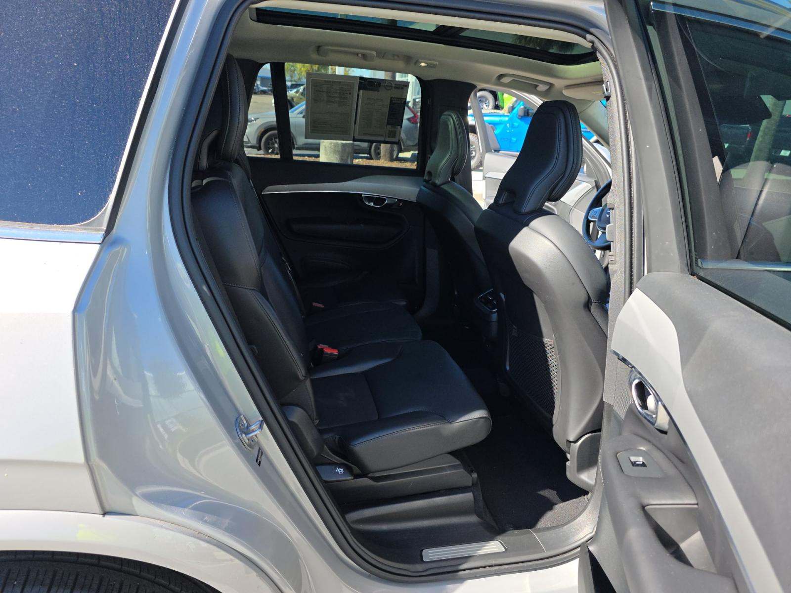 2025 Volvo XC90 B5 Core AWD