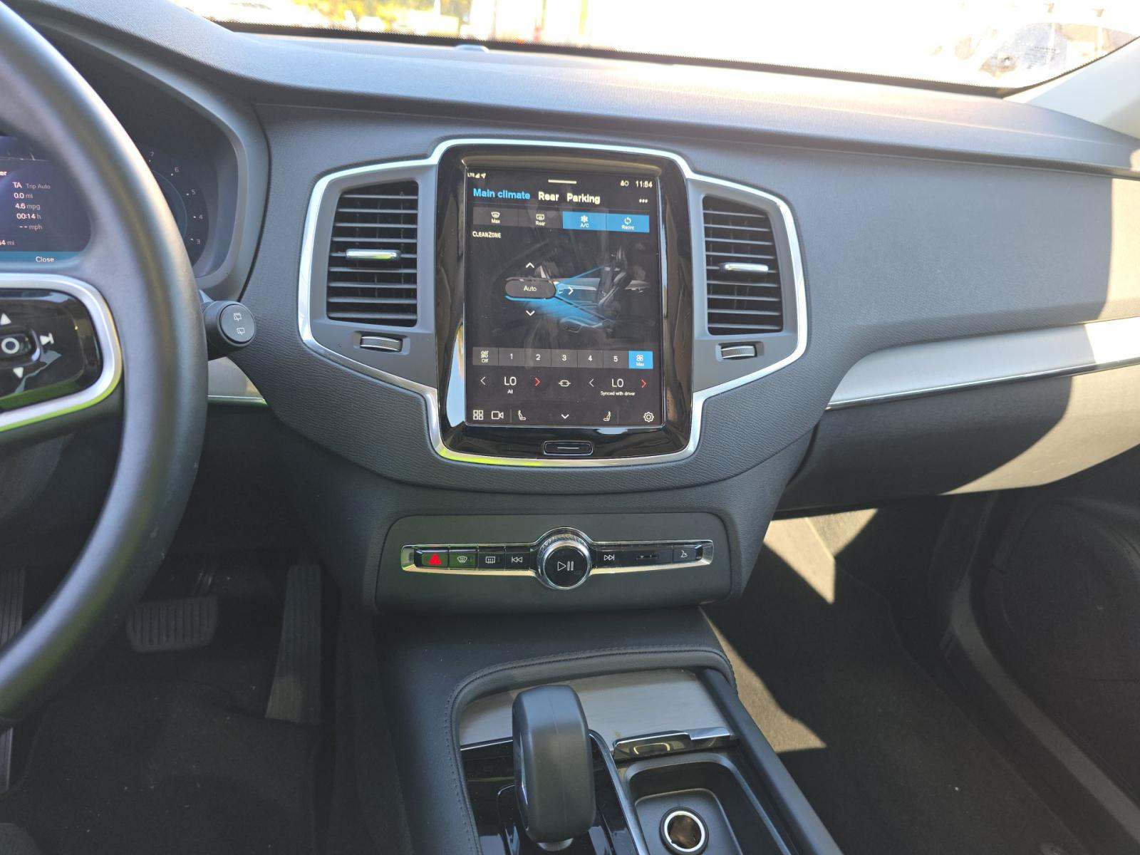 2025 Volvo XC90 B5 Core AWD