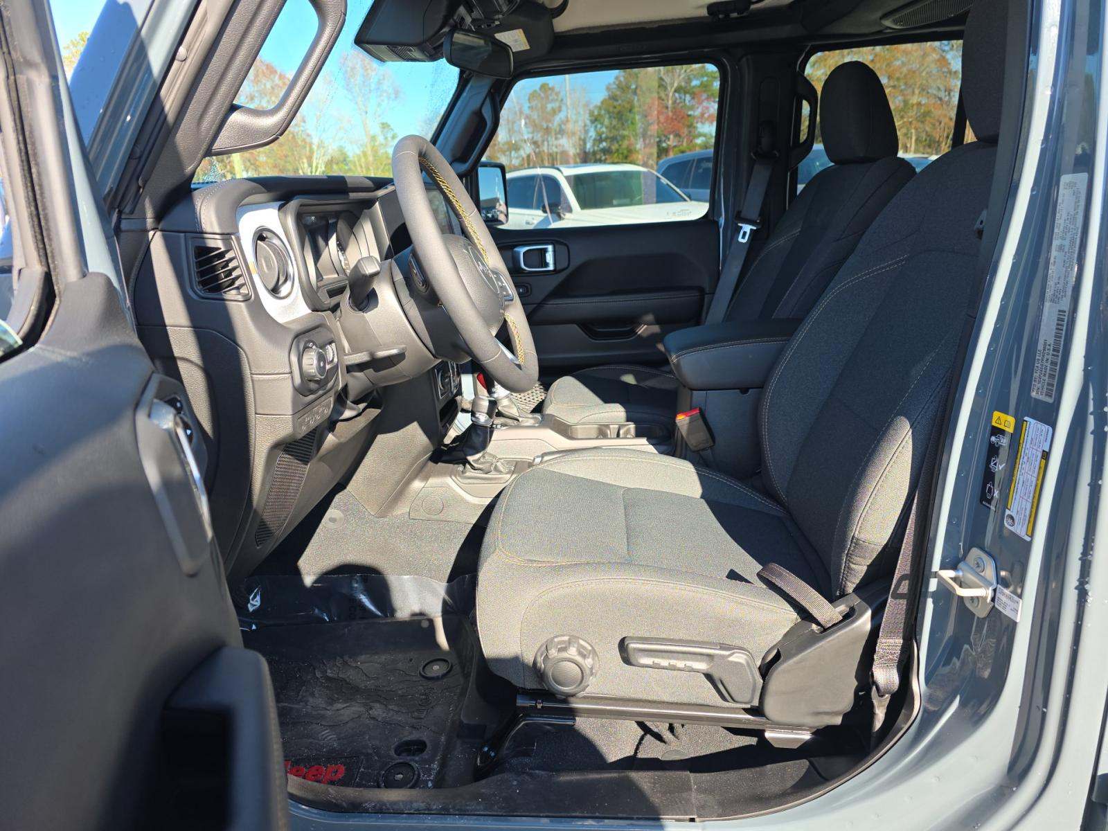 2024 Jeep Wrangler Sahara AWD