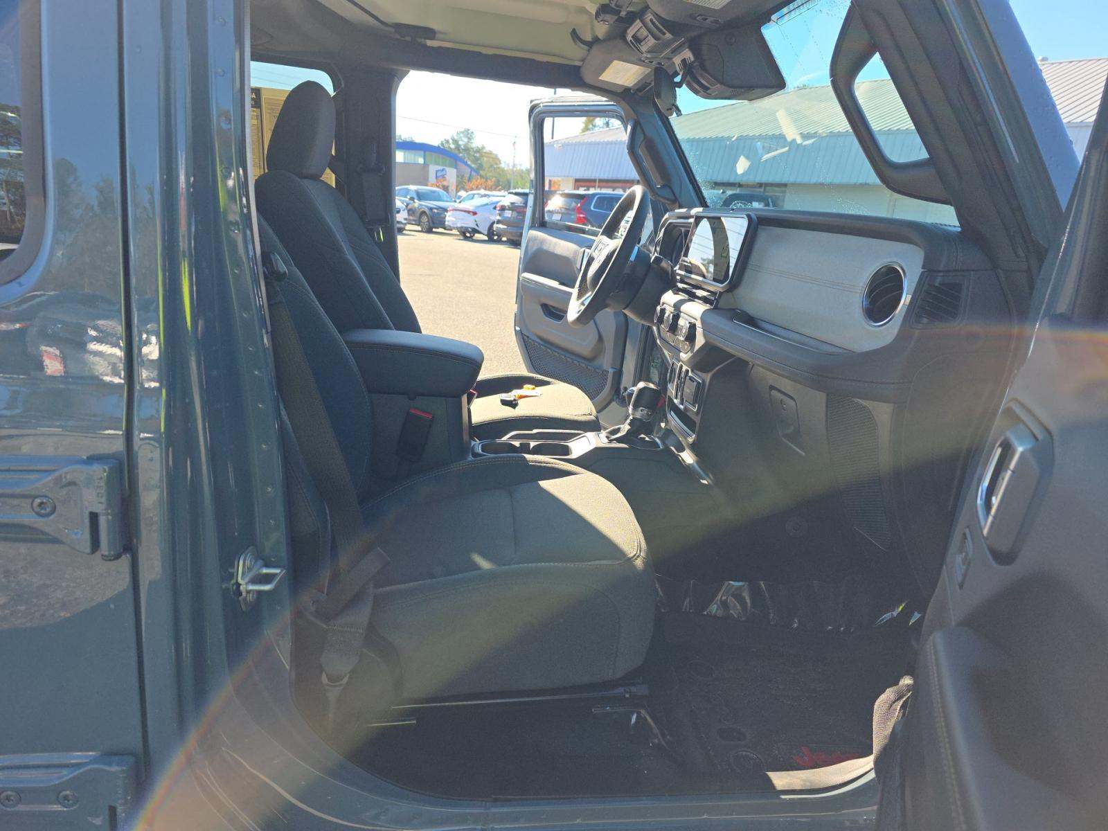 2024 Jeep Wrangler Sahara AWD