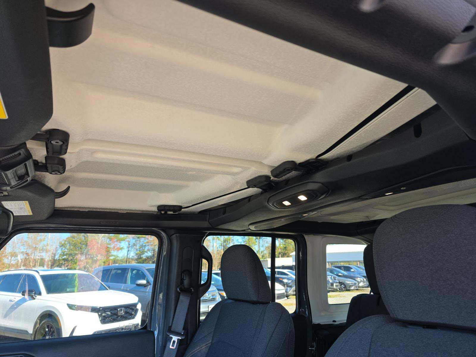 2024 Jeep Wrangler Sahara AWD