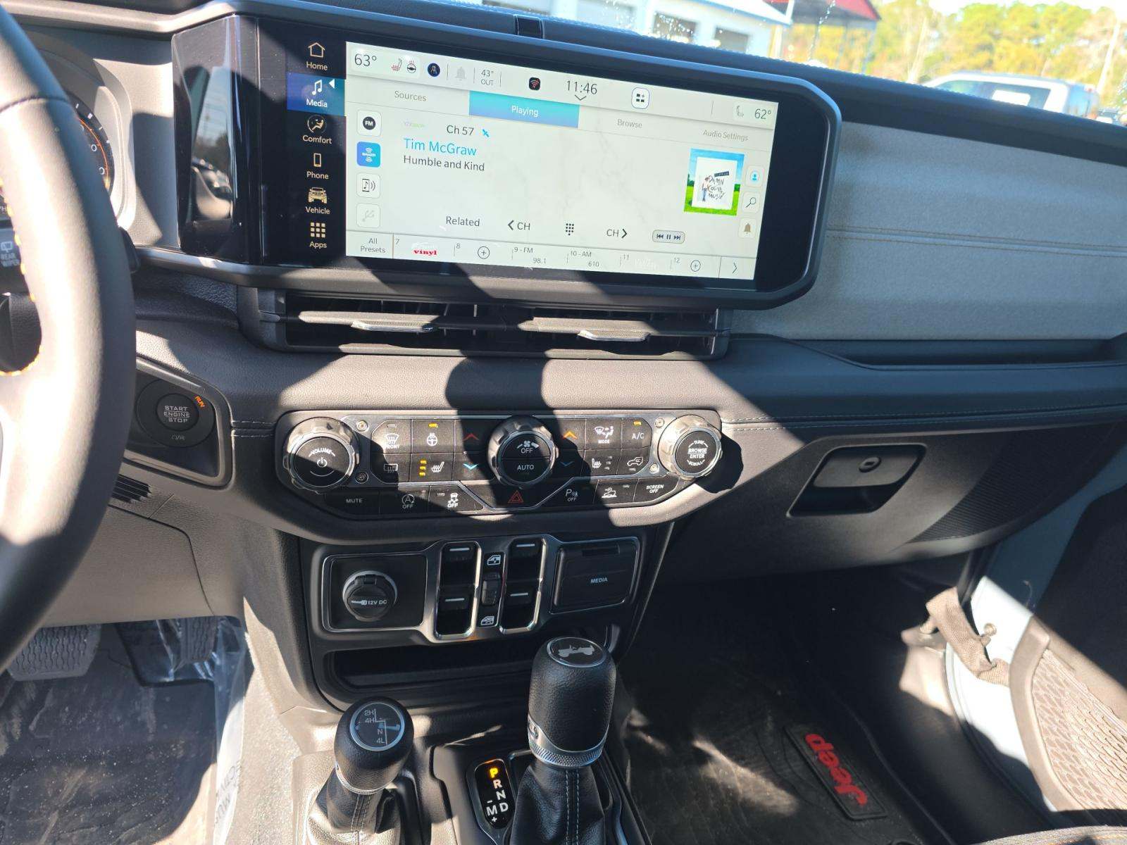 2024 Jeep Wrangler Sahara AWD