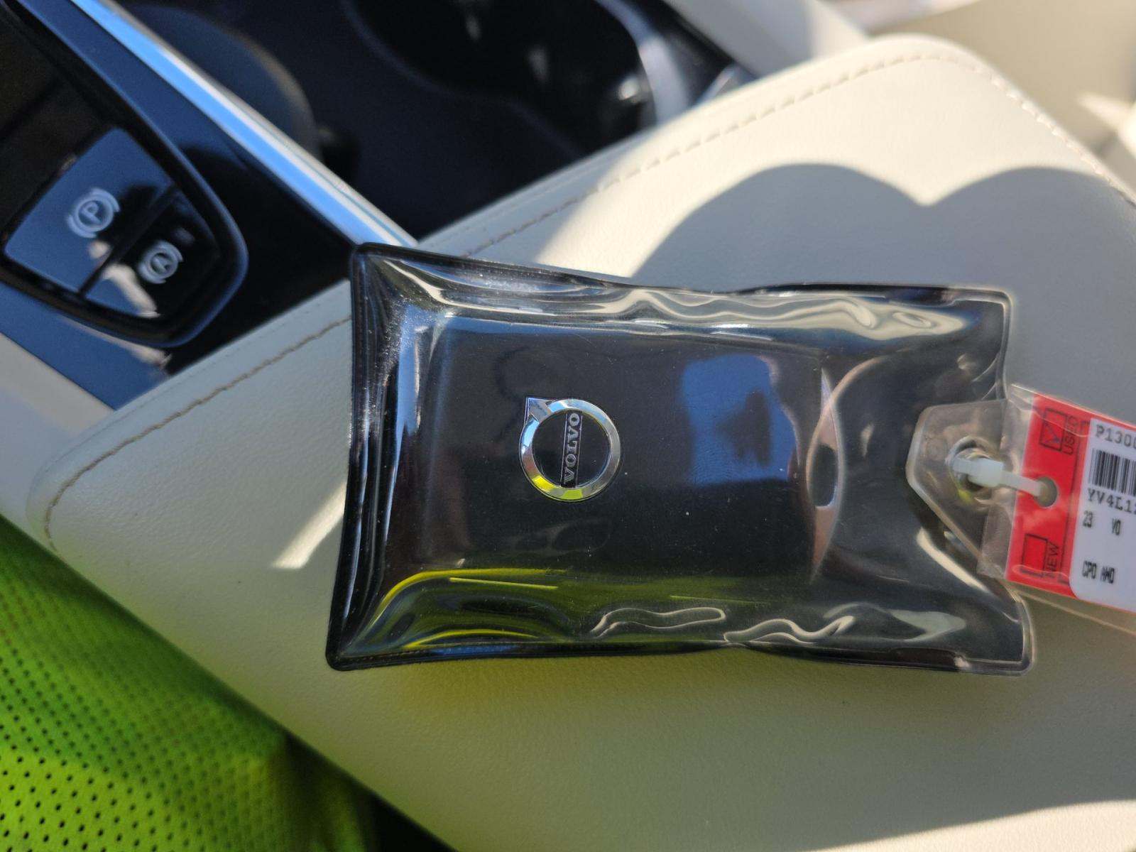 2023 Volvo XC60 B5 Ultimate AWD