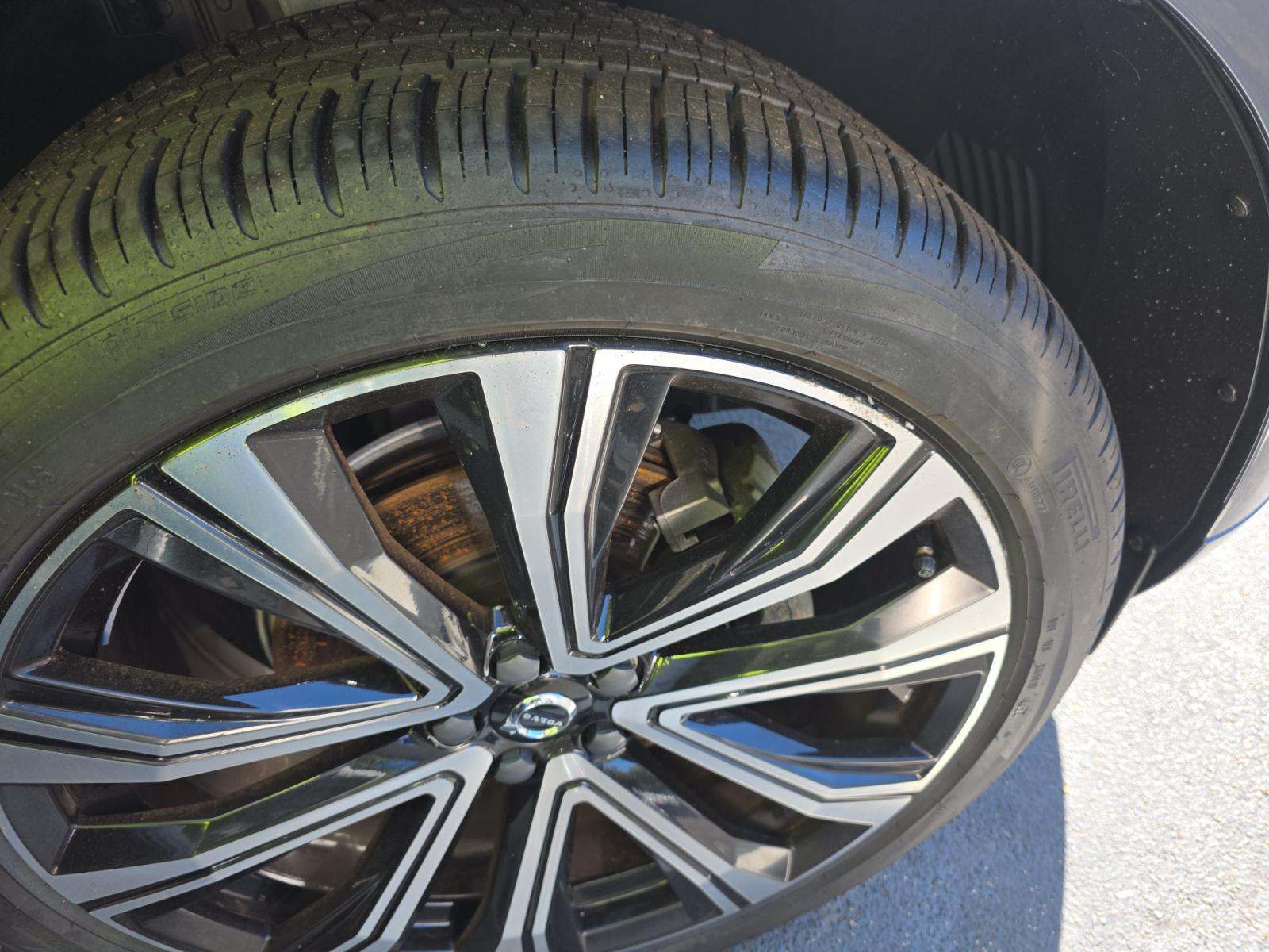 2023 Volvo XC60 B5 Ultimate AWD