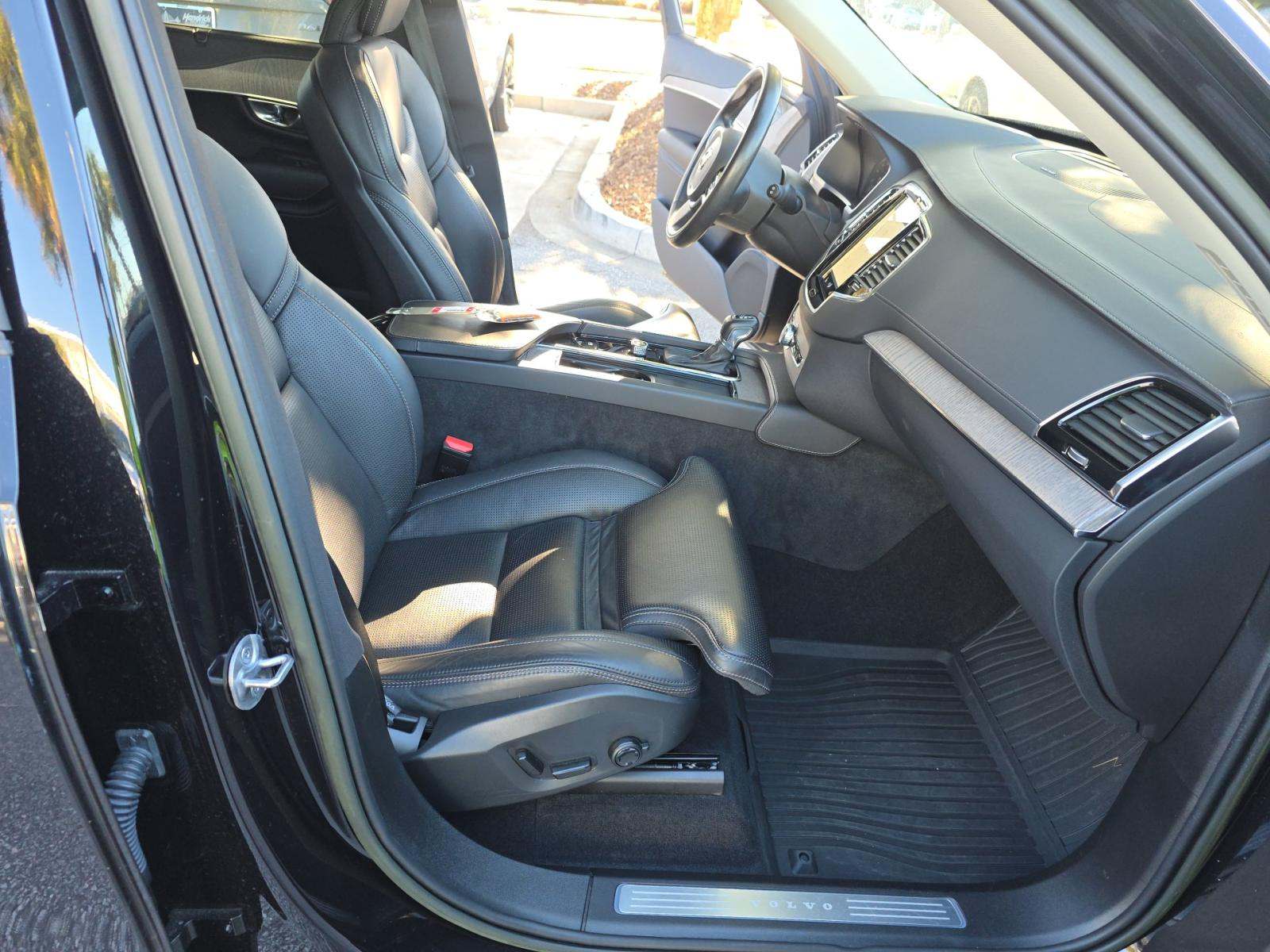 2022 Volvo XC90 T6 Inscription AWD