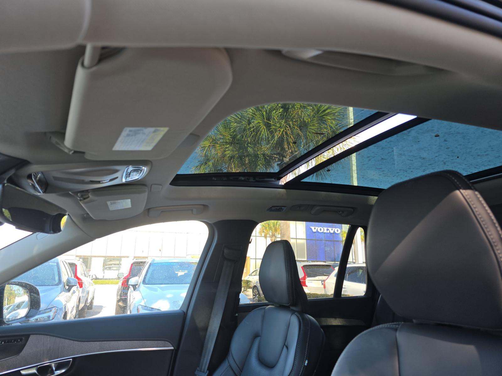 2022 Volvo XC90 T6 Inscription AWD