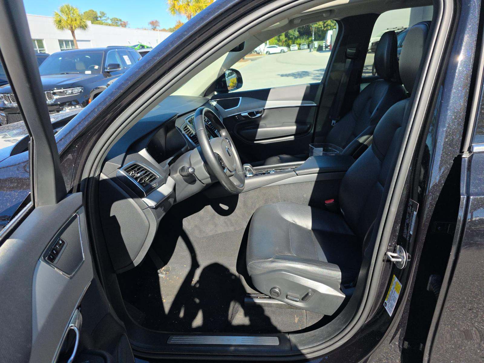 2024 Volvo XC90 B5 Core AWD