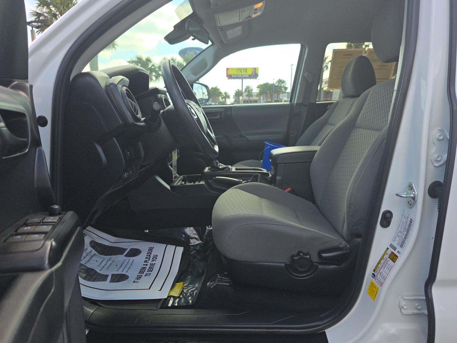 2022 Toyota Tacoma SR AWD