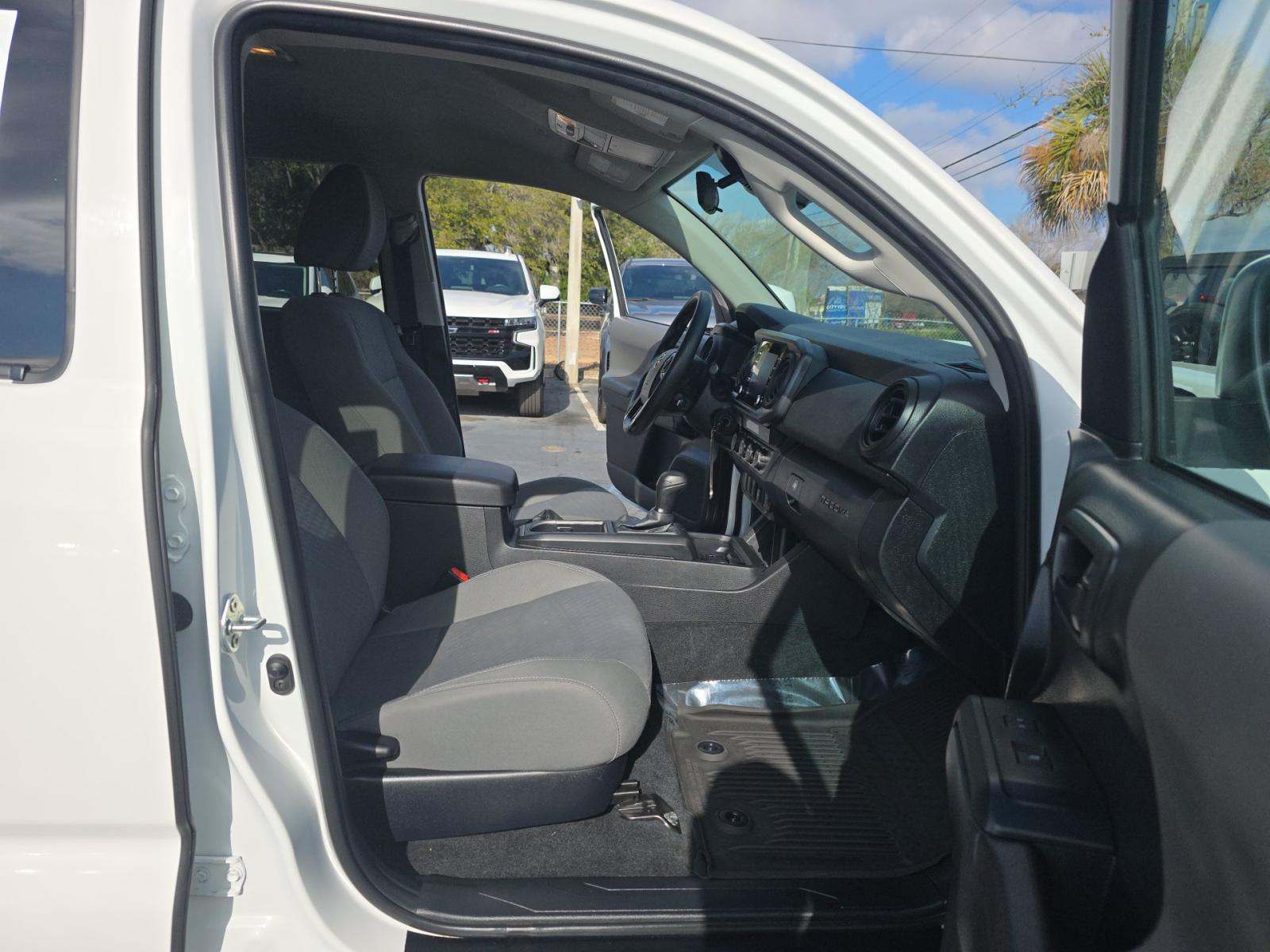 2022 Toyota Tacoma SR AWD