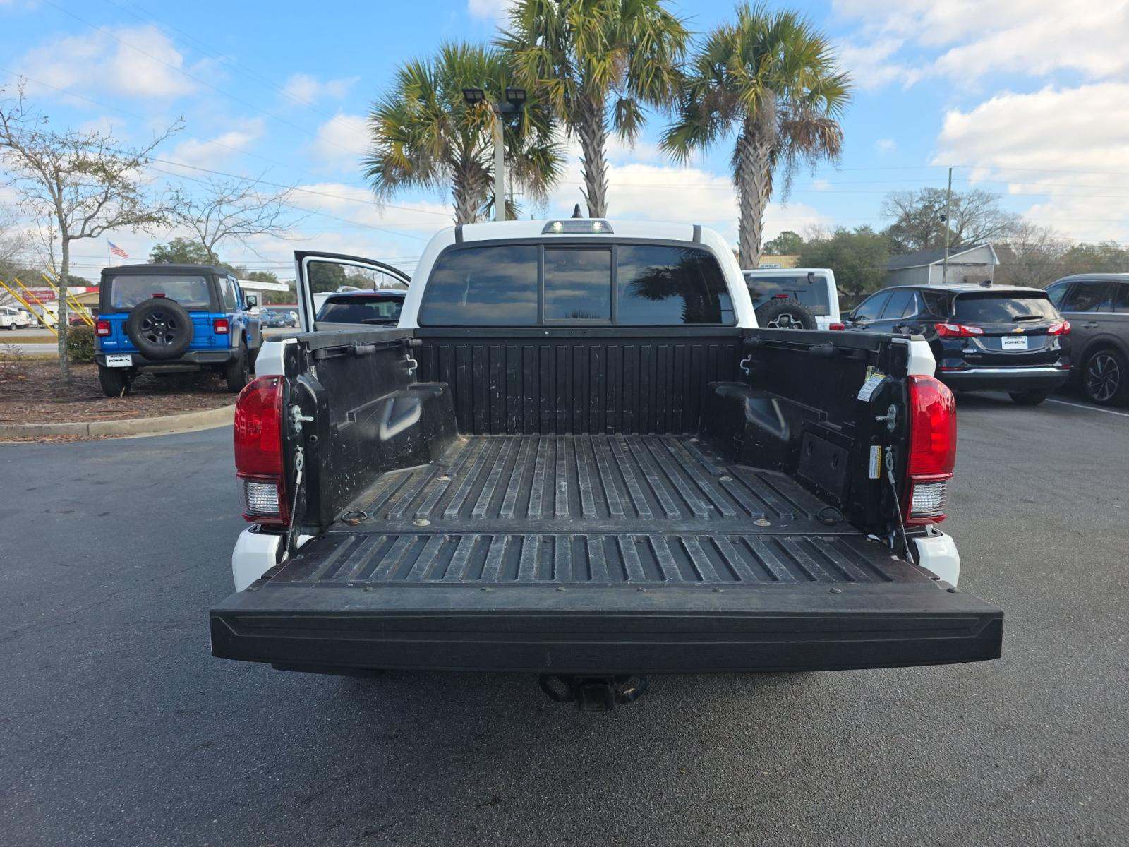 2022 Toyota Tacoma SR AWD