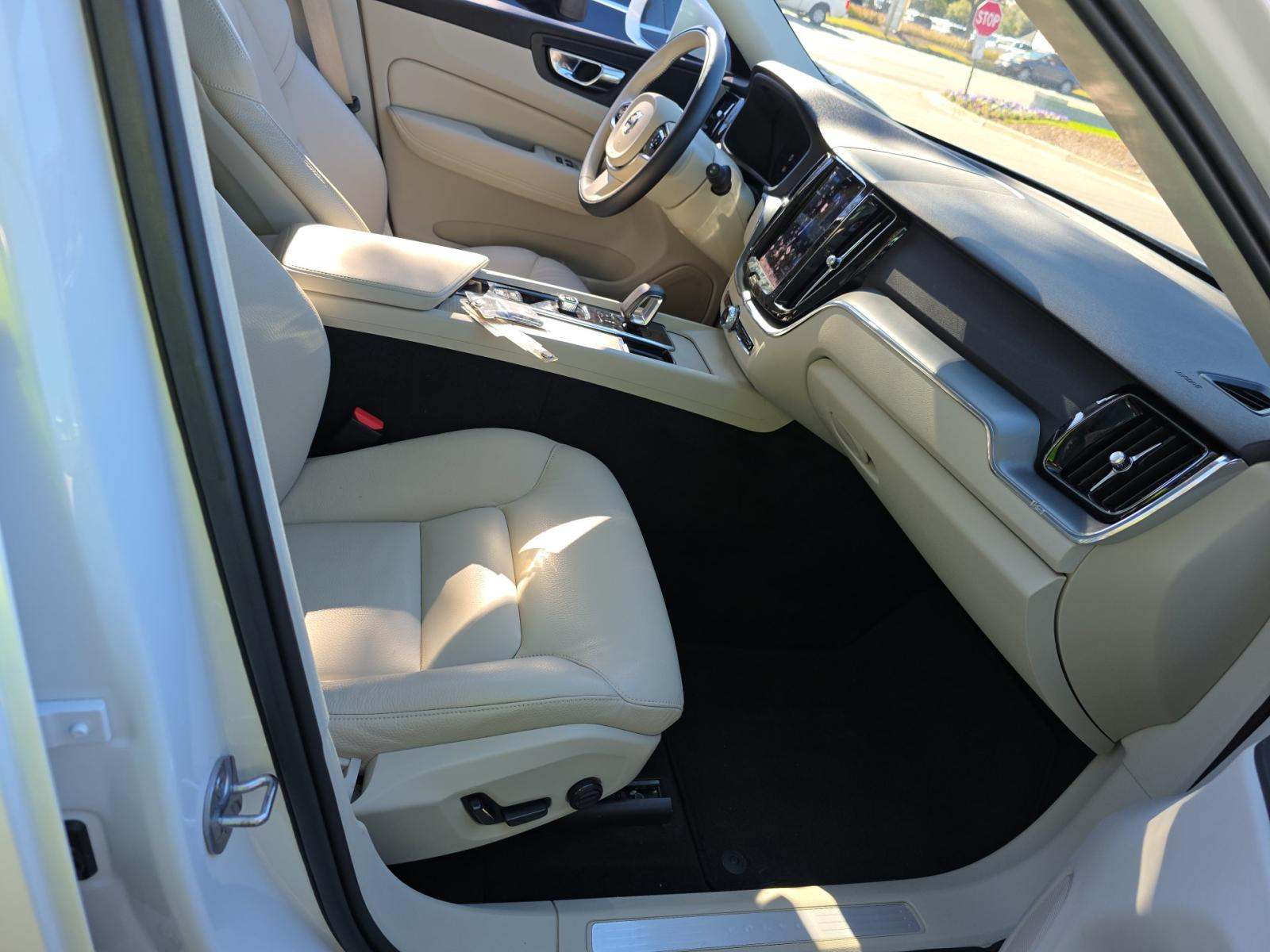 2023 Volvo XC60 B5 Core AWD