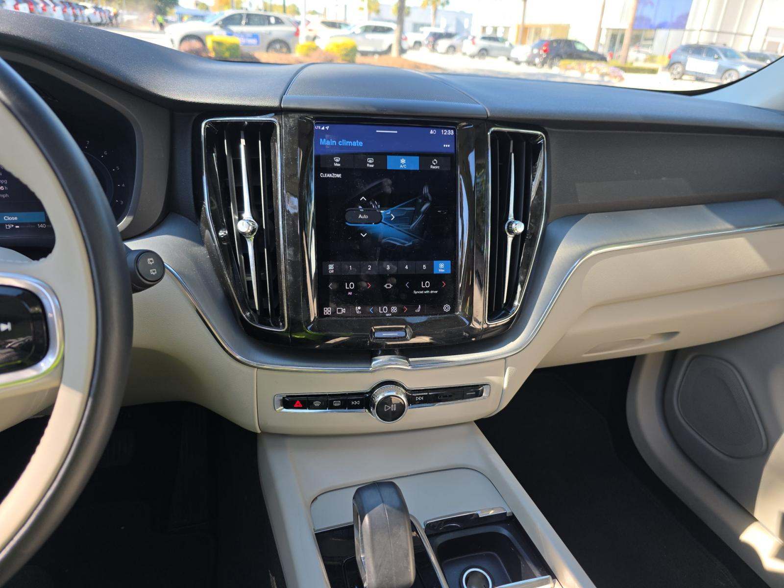 2023 Volvo XC60 B5 Core AWD