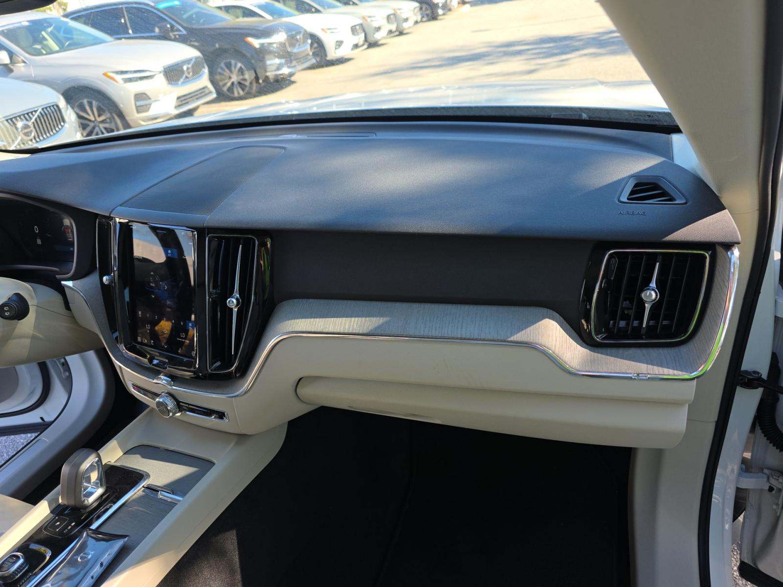 2023 Volvo XC60 B5 Plus AWD