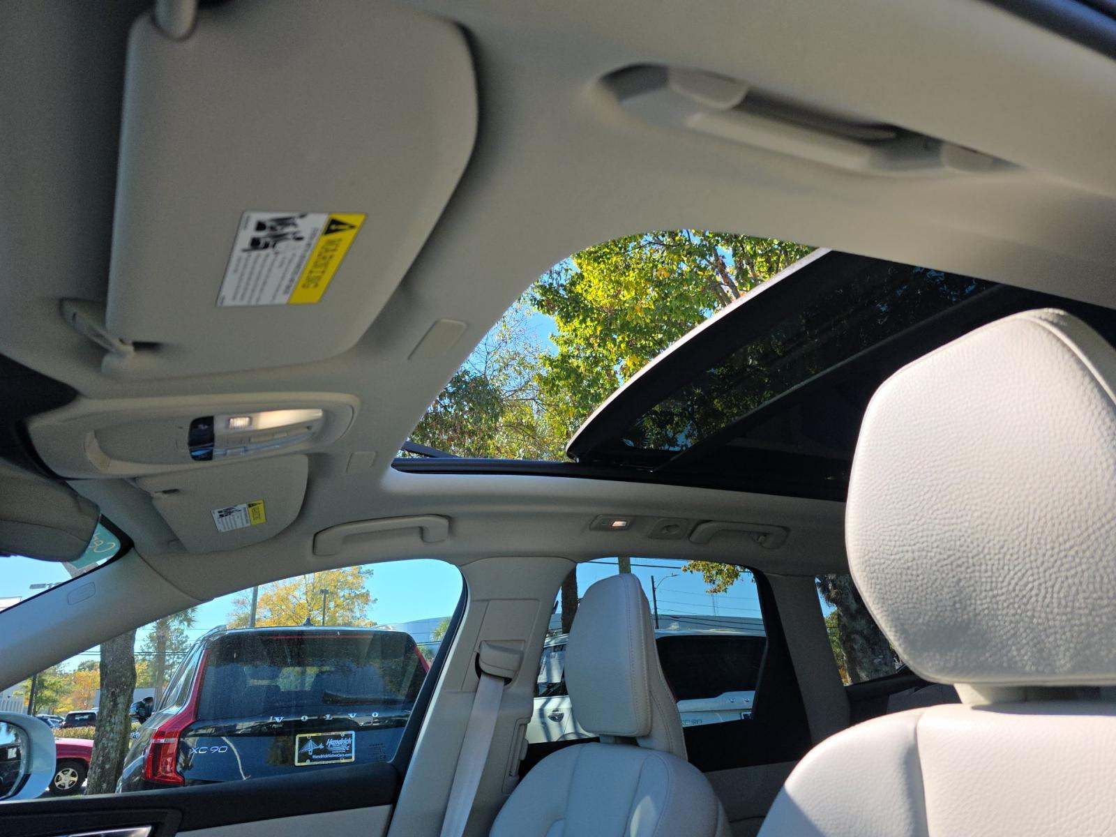 2023 Volvo XC60 B5 Plus AWD