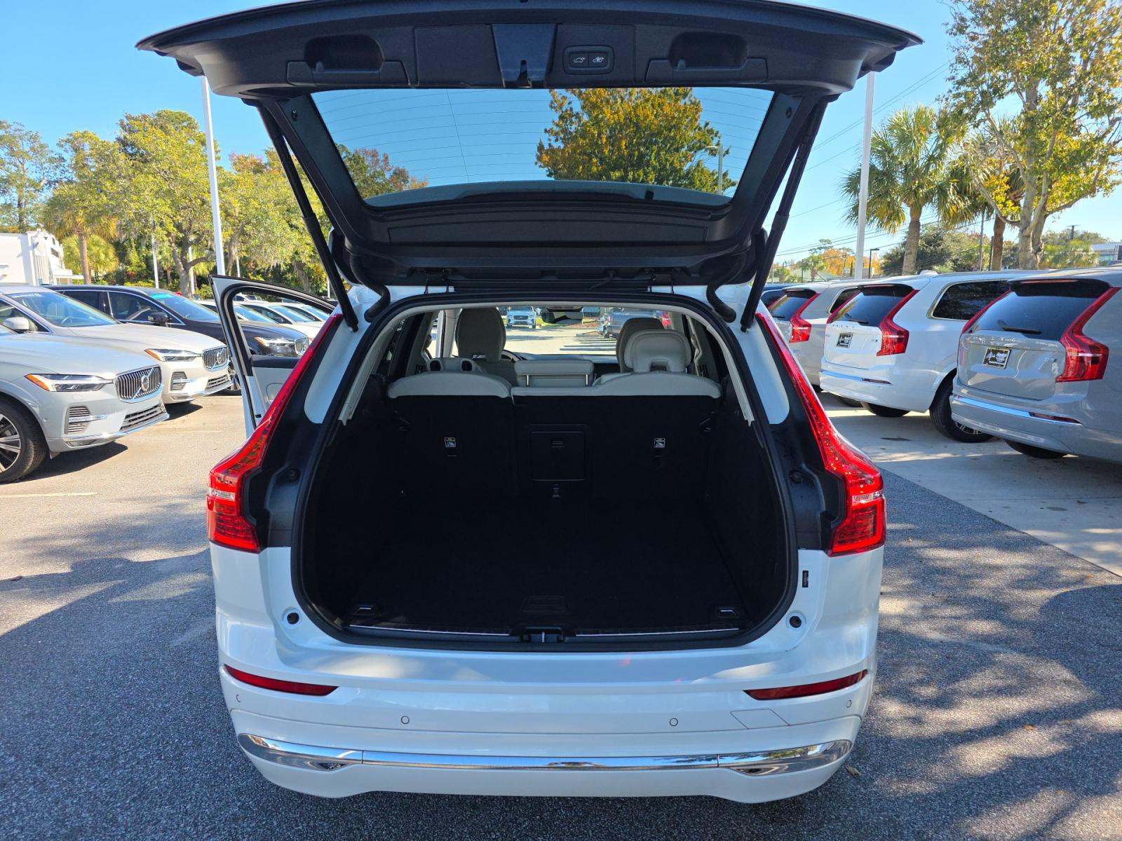 2023 Volvo XC60 B5 Plus AWD