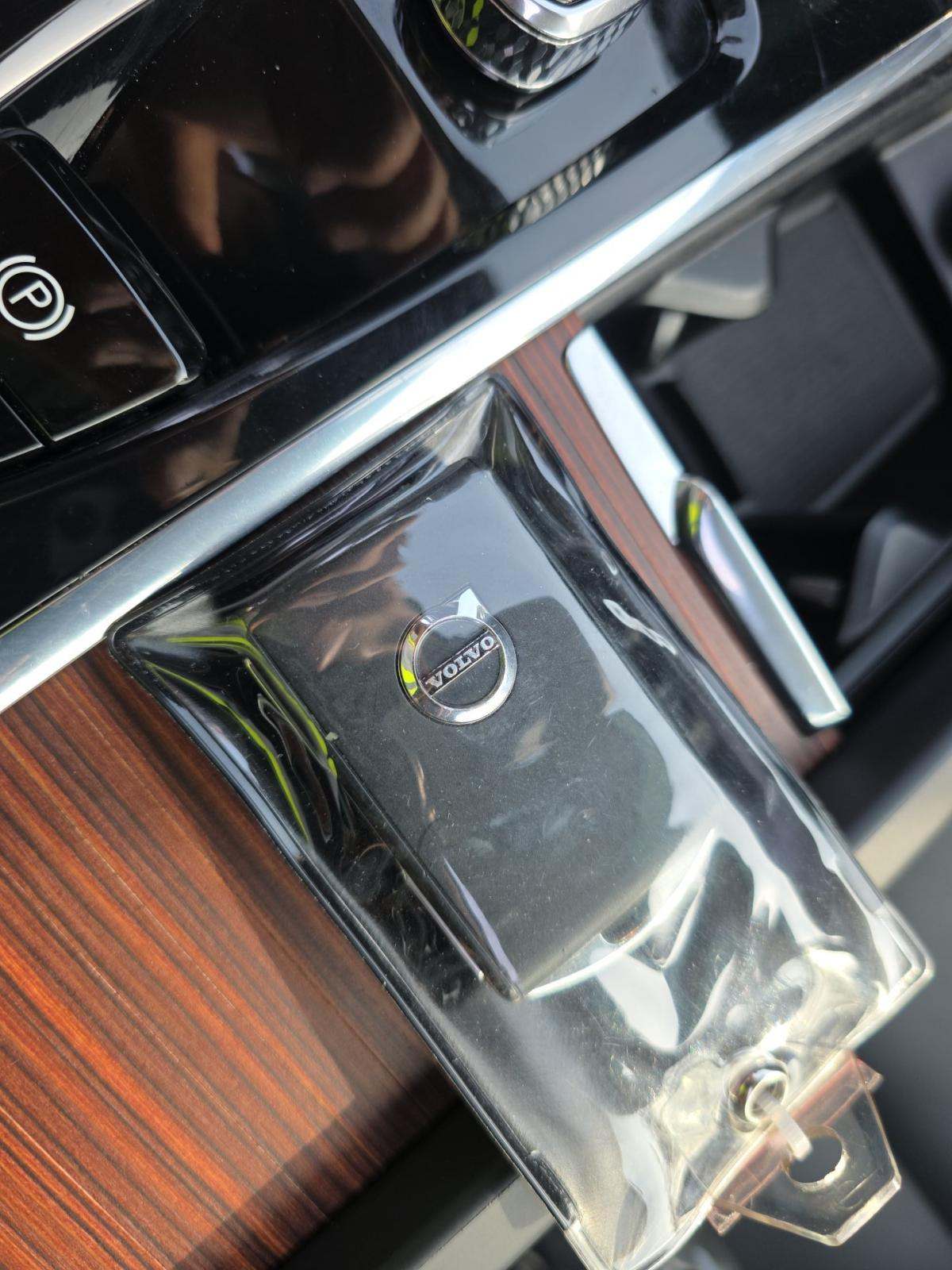 2023 Volvo XC60 B5 Plus AWD