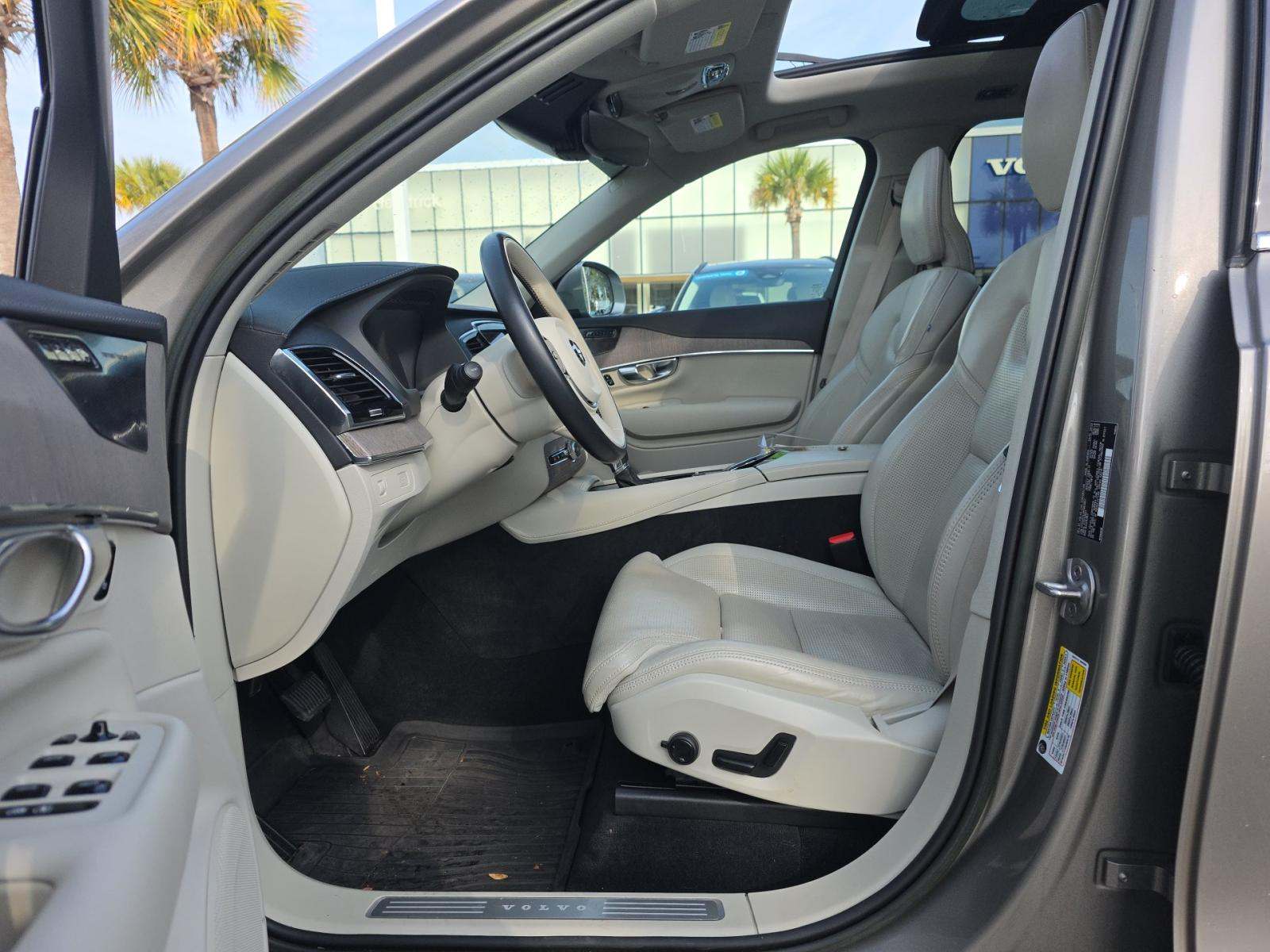 2022 Volvo XC90 T6 Inscription AWD