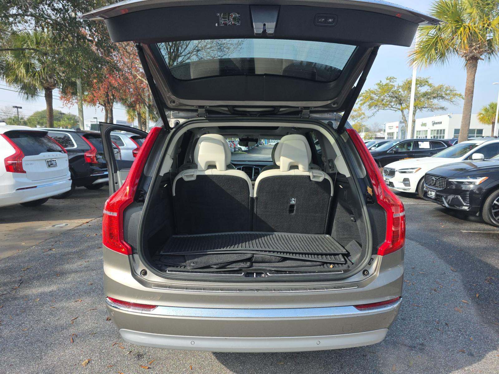 2022 Volvo XC90 T6 Inscription AWD