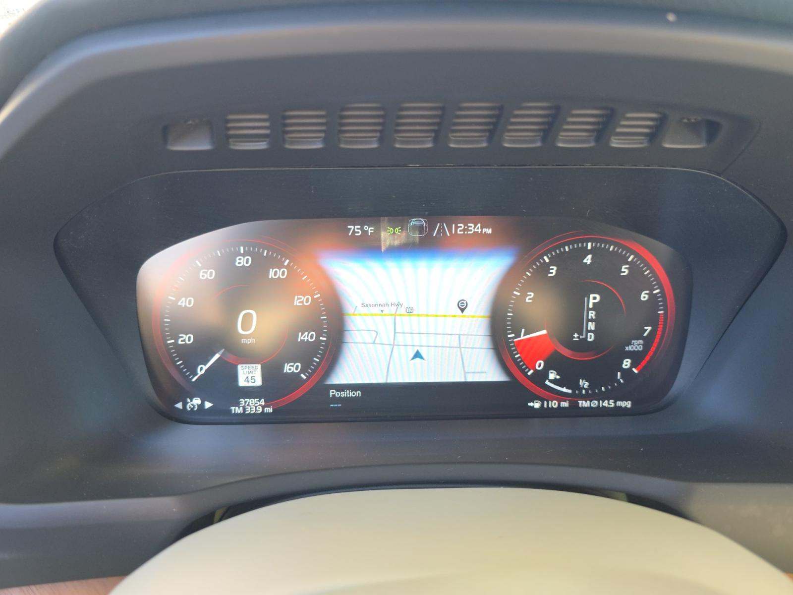 2022 Volvo XC90 T6 Momentum AWD