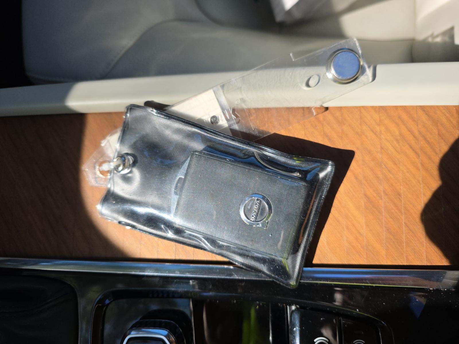 2022 Volvo XC90 T6 Momentum AWD