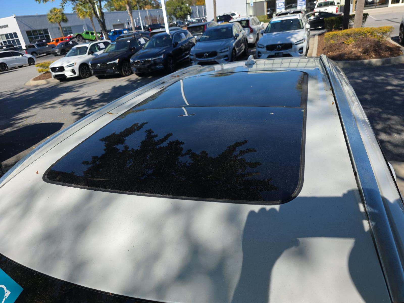 2022 Volvo XC90 T6 Momentum AWD