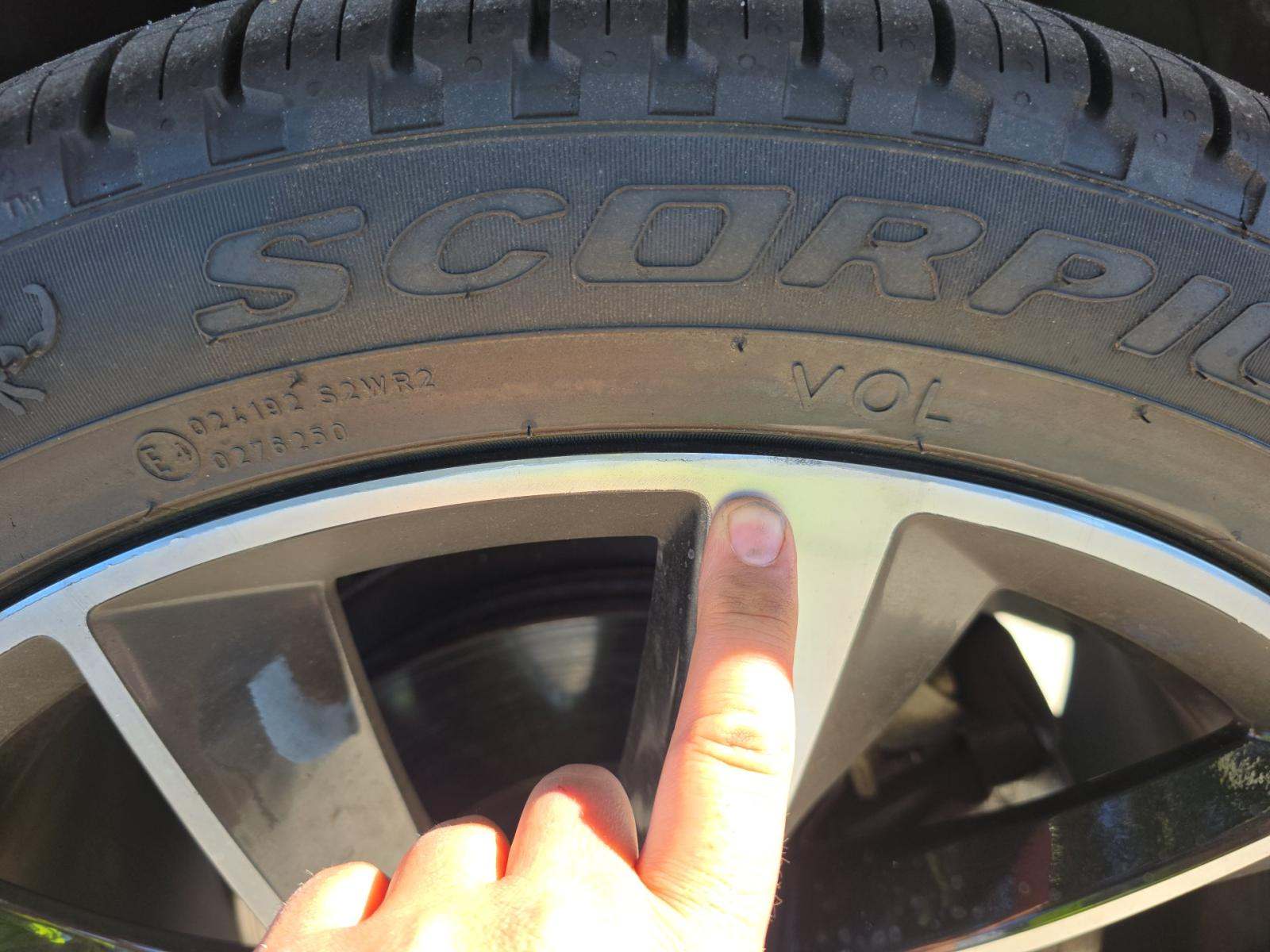 2022 Volvo XC90 T6 Momentum AWD