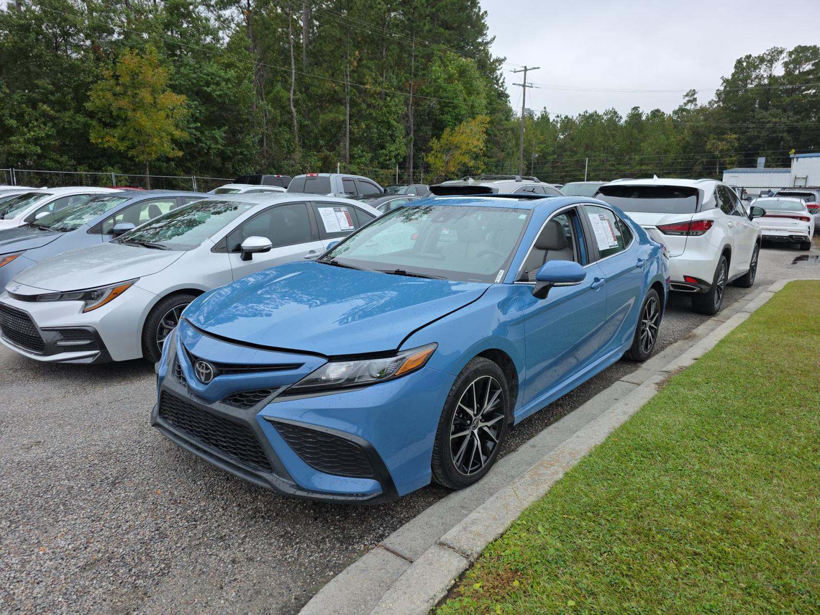 2024 Toyota Camry SE FWD