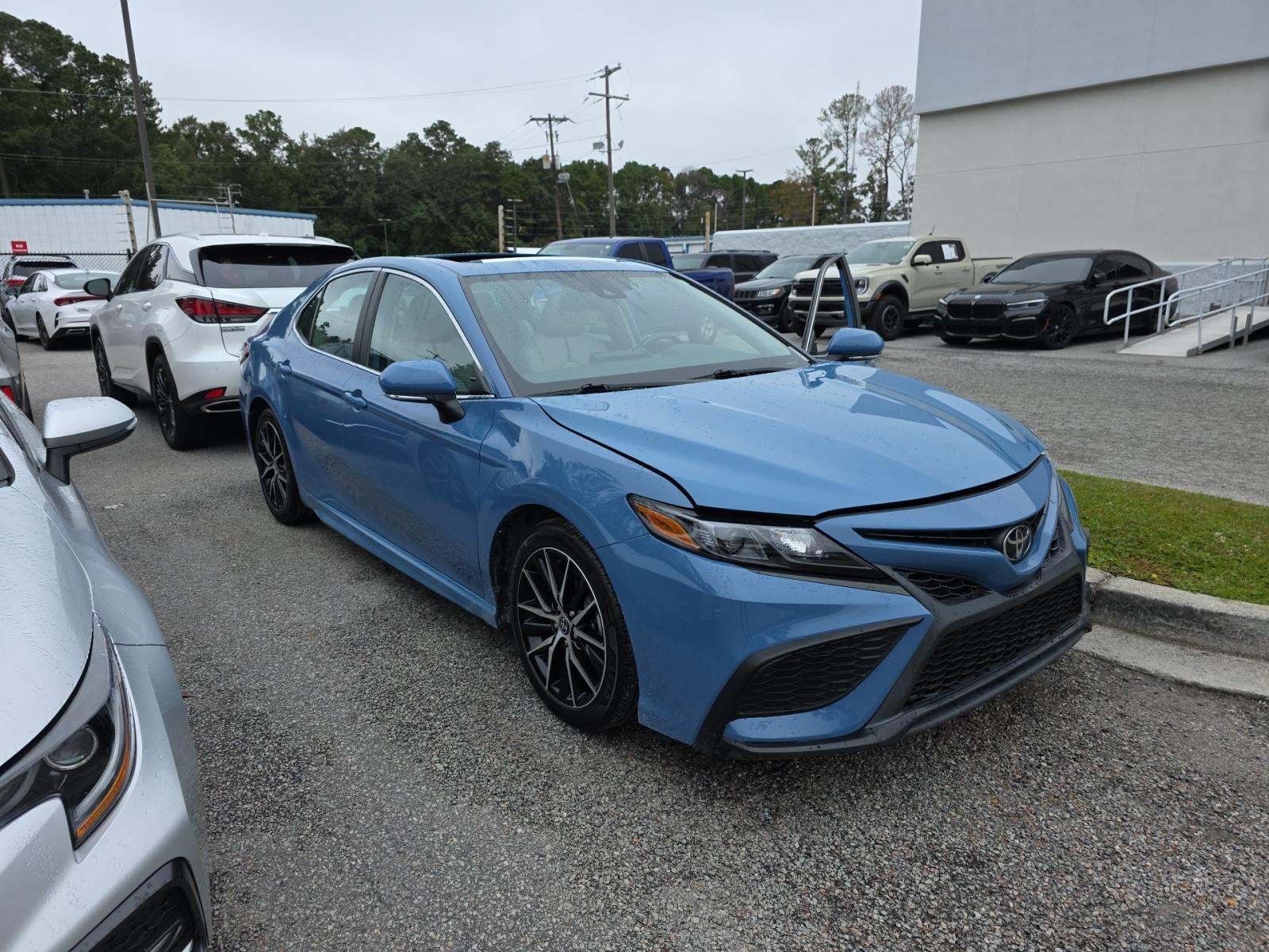 2024 Toyota Camry SE FWD