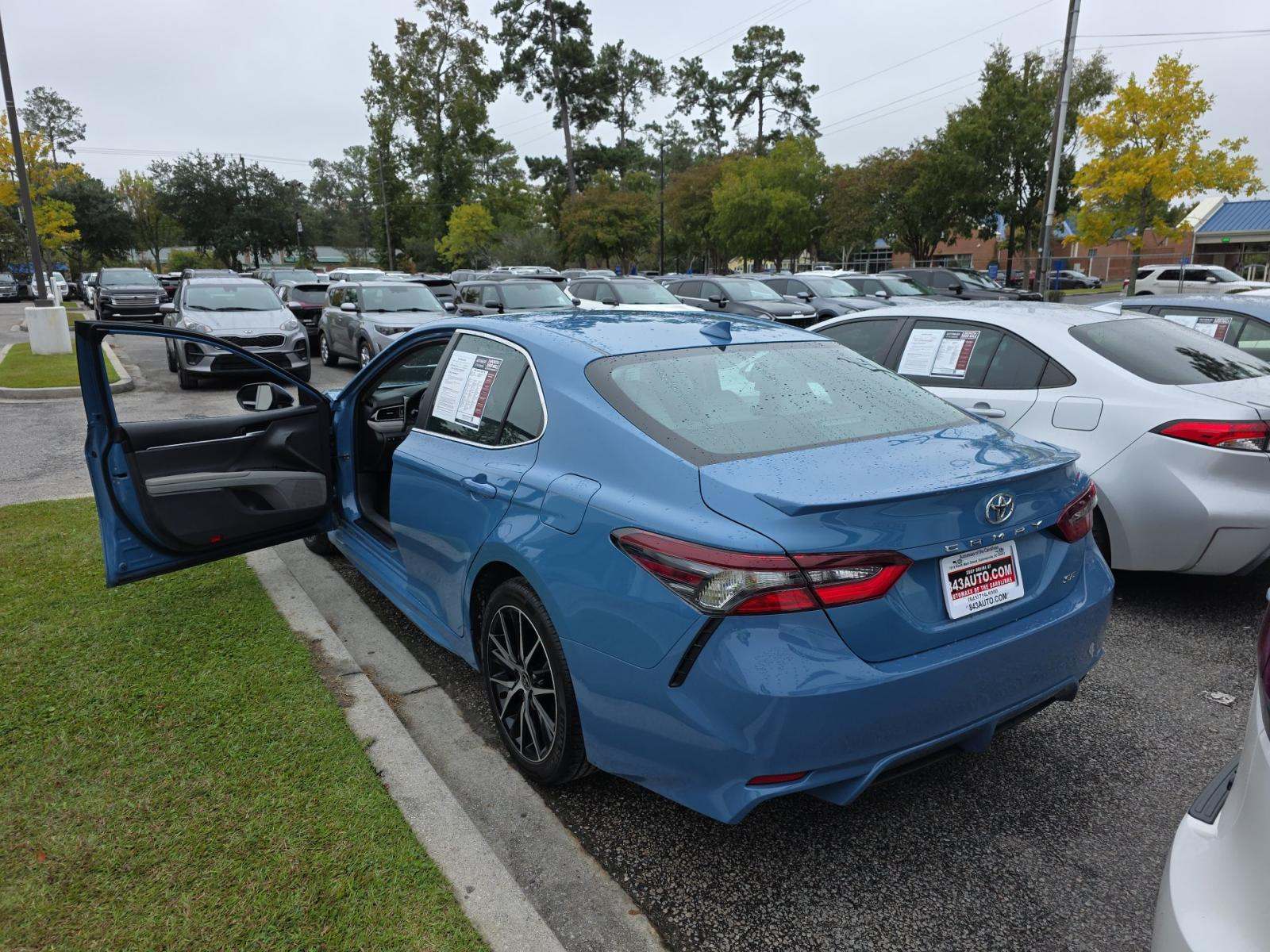2024 Toyota Camry SE FWD
