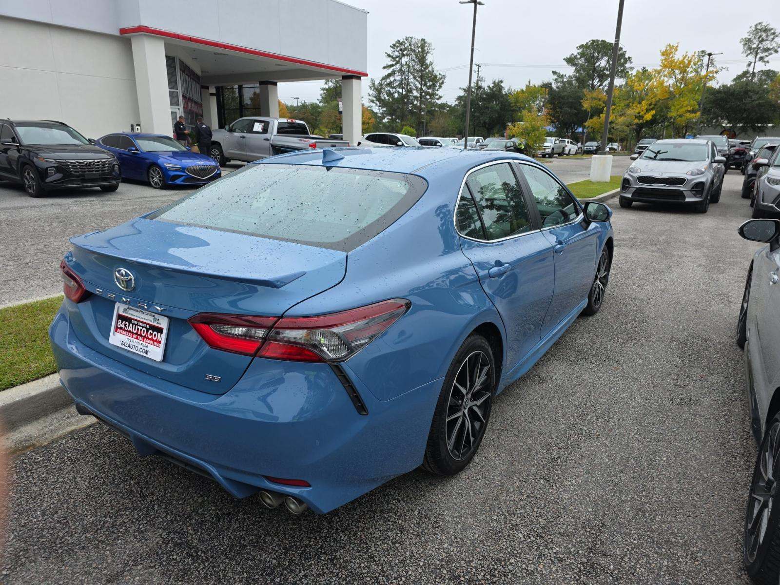 2024 Toyota Camry SE FWD