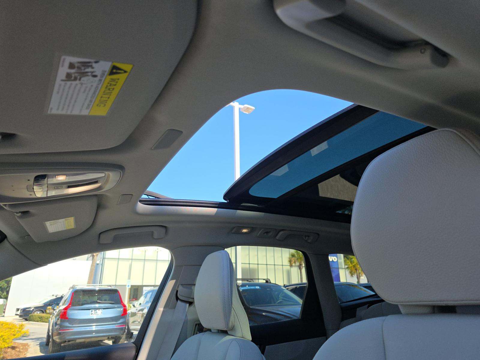 2023 Volvo XC60 B5 Plus FWD