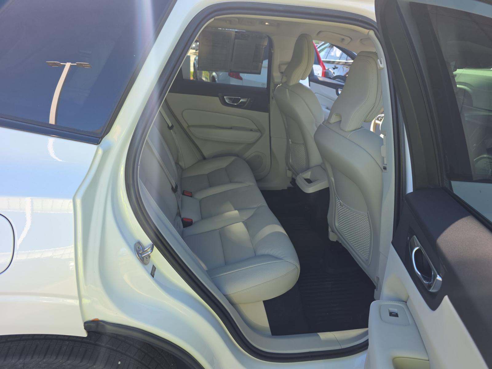 2023 Volvo XC60 B5 Plus FWD