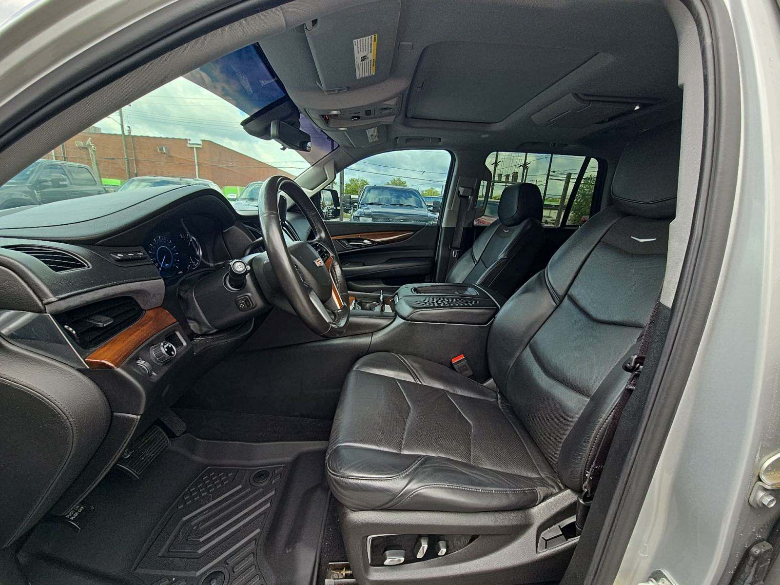 2017 Cadillac Escalade Luxury RWD