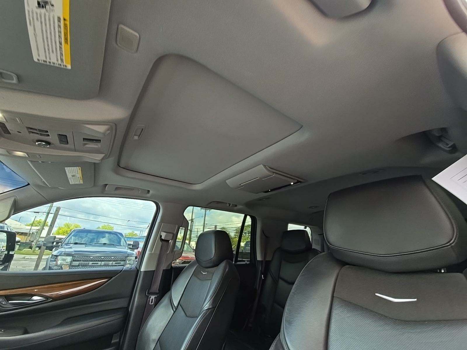 2017 Cadillac Escalade Luxury RWD