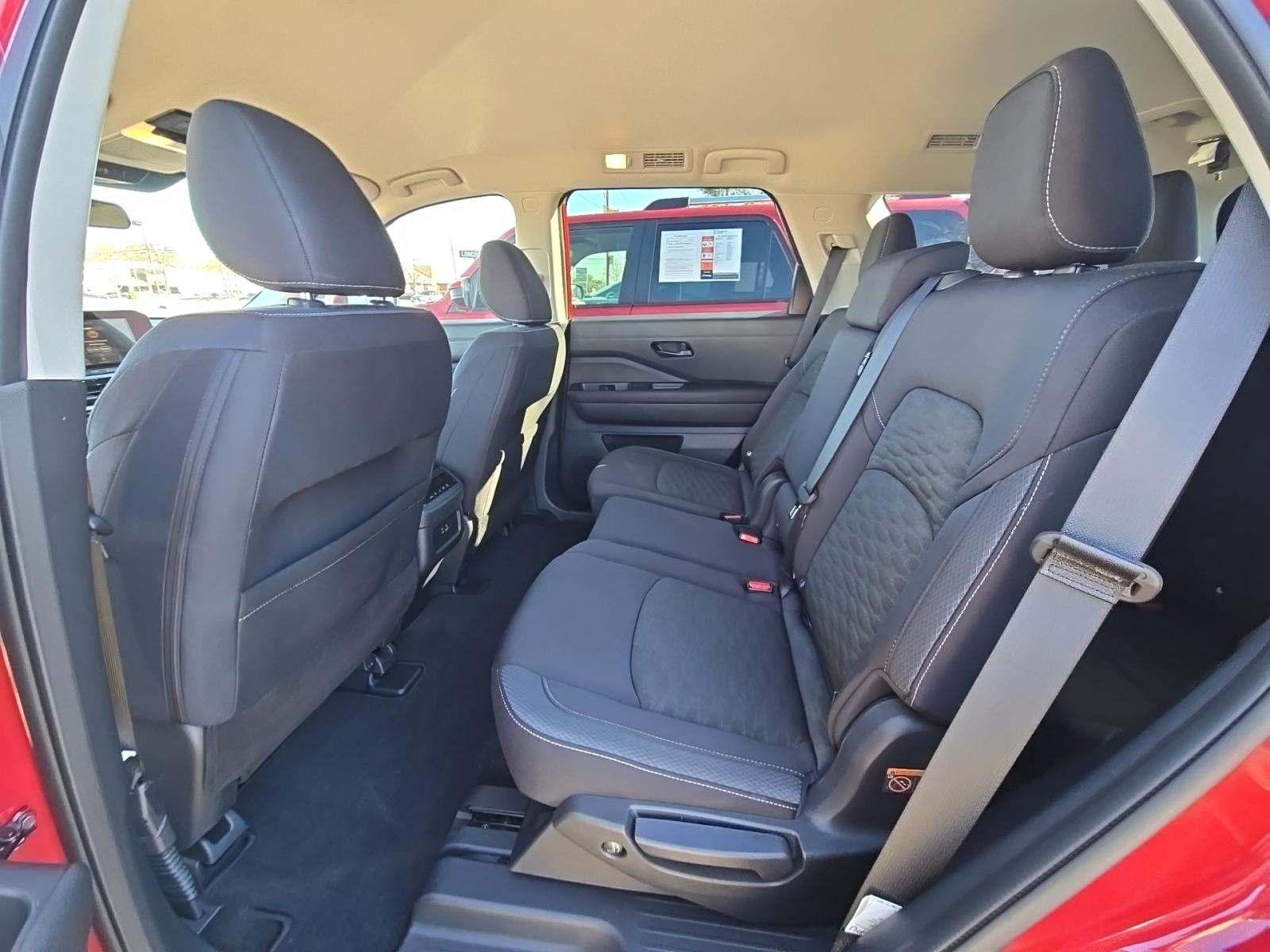 2024 Nissan Pathfinder SV FWD