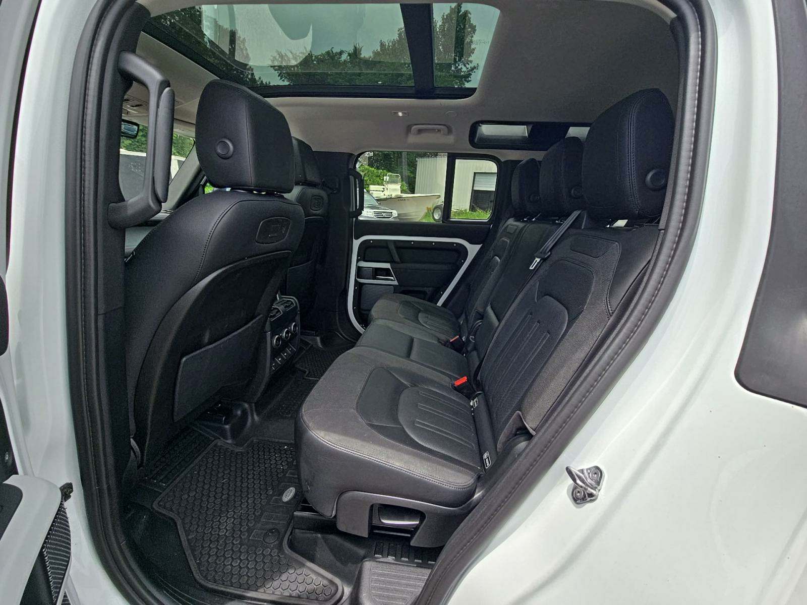 2020 Land Rover Defender 110 SE AWD