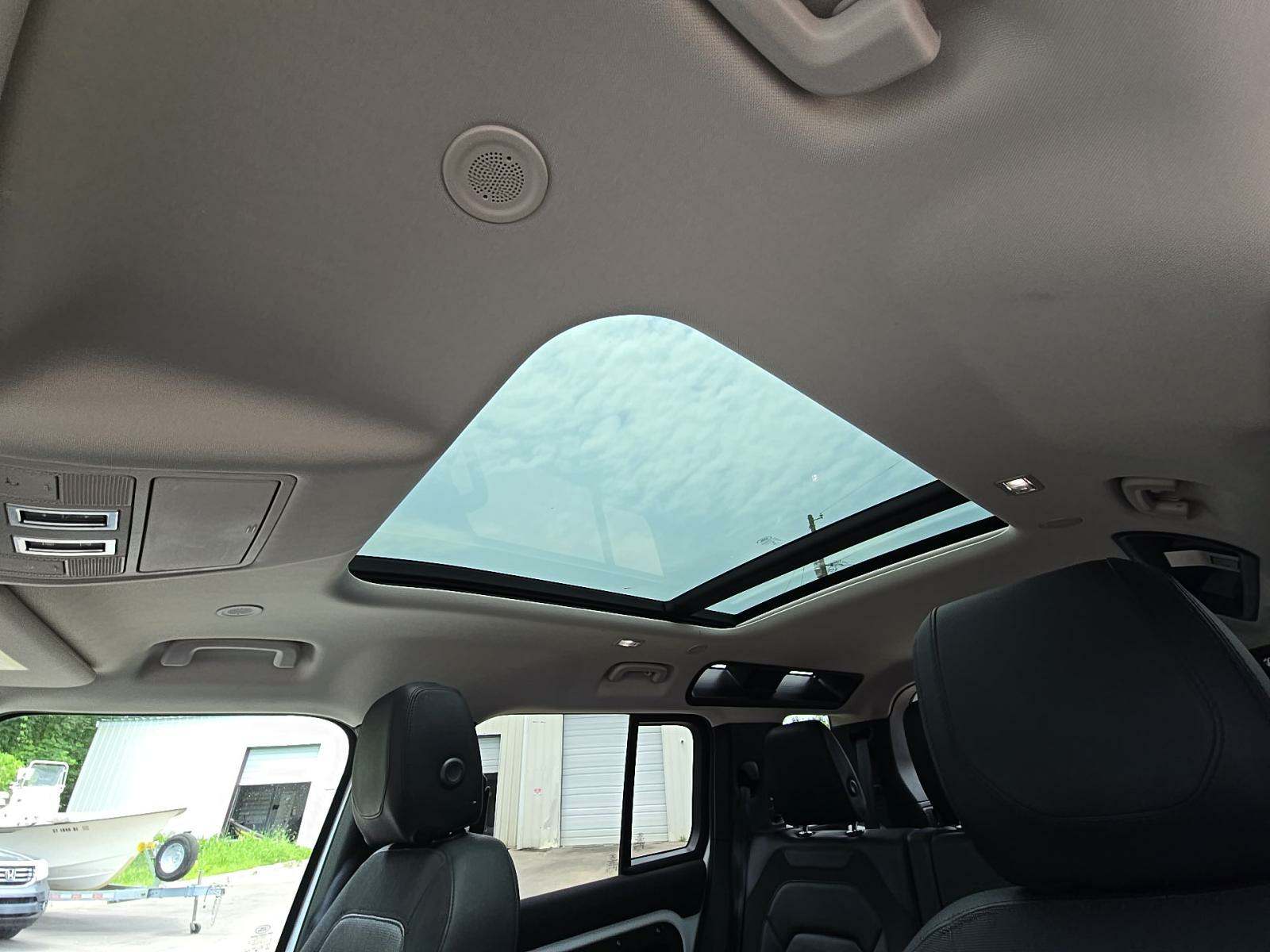 2020 Land Rover Defender 110 SE AWD