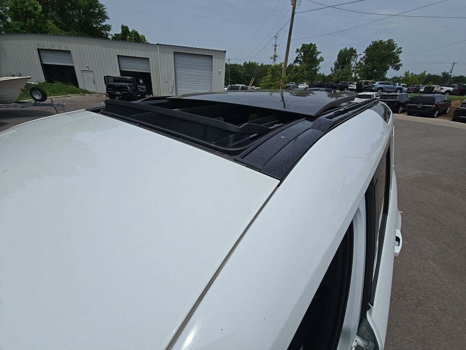 2020 Land Rover Defender 110 SE AWD