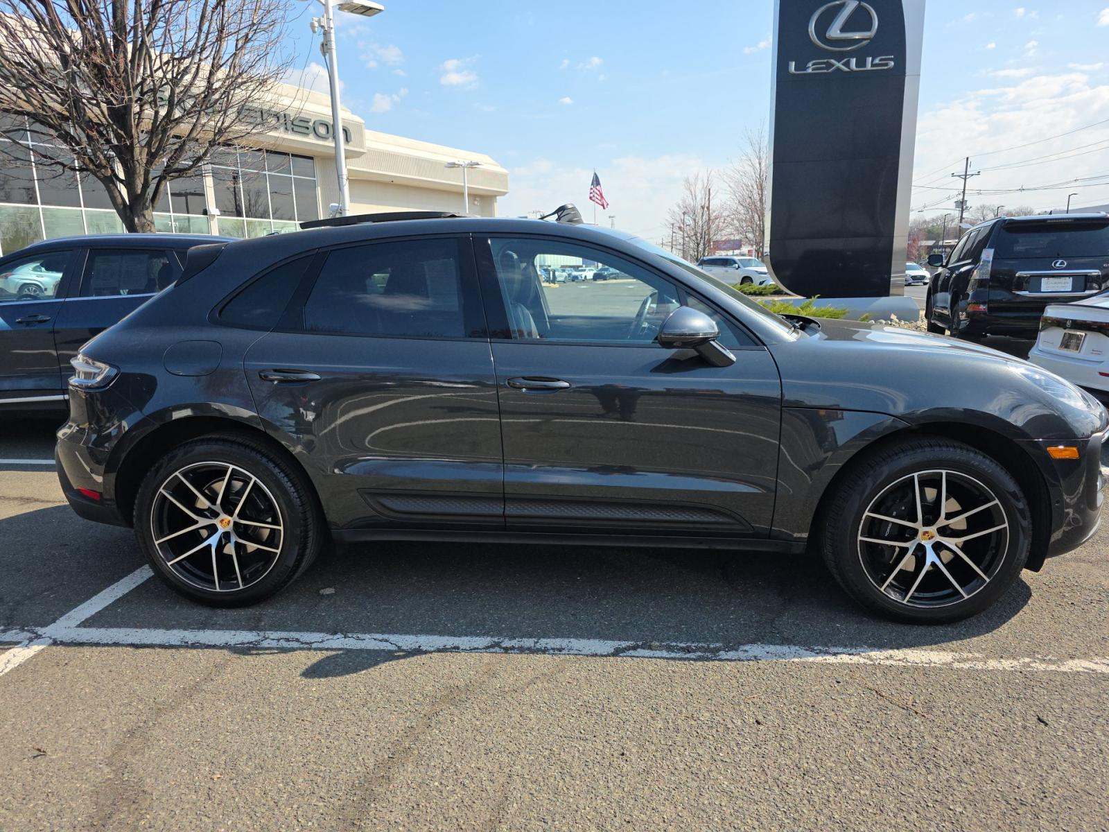 2023 Porsche Macan Base AWD