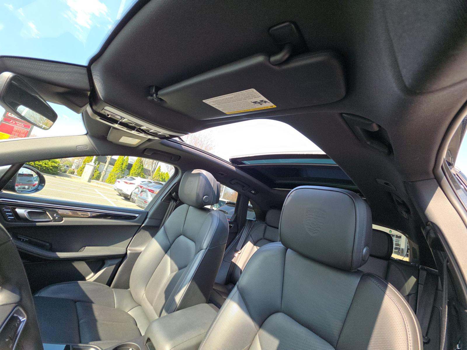 2023 Porsche Macan Base AWD