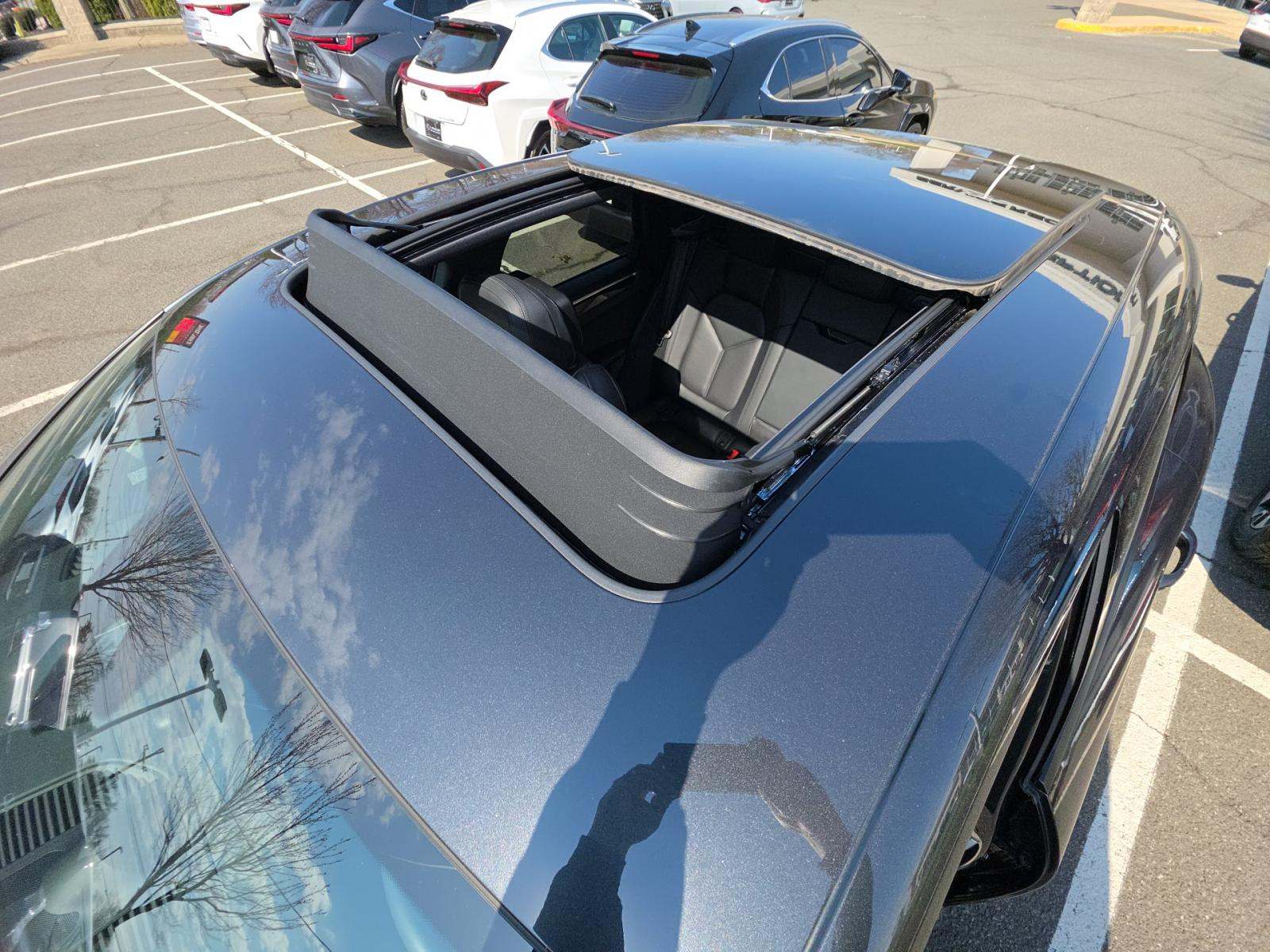 2023 Porsche Macan Base AWD